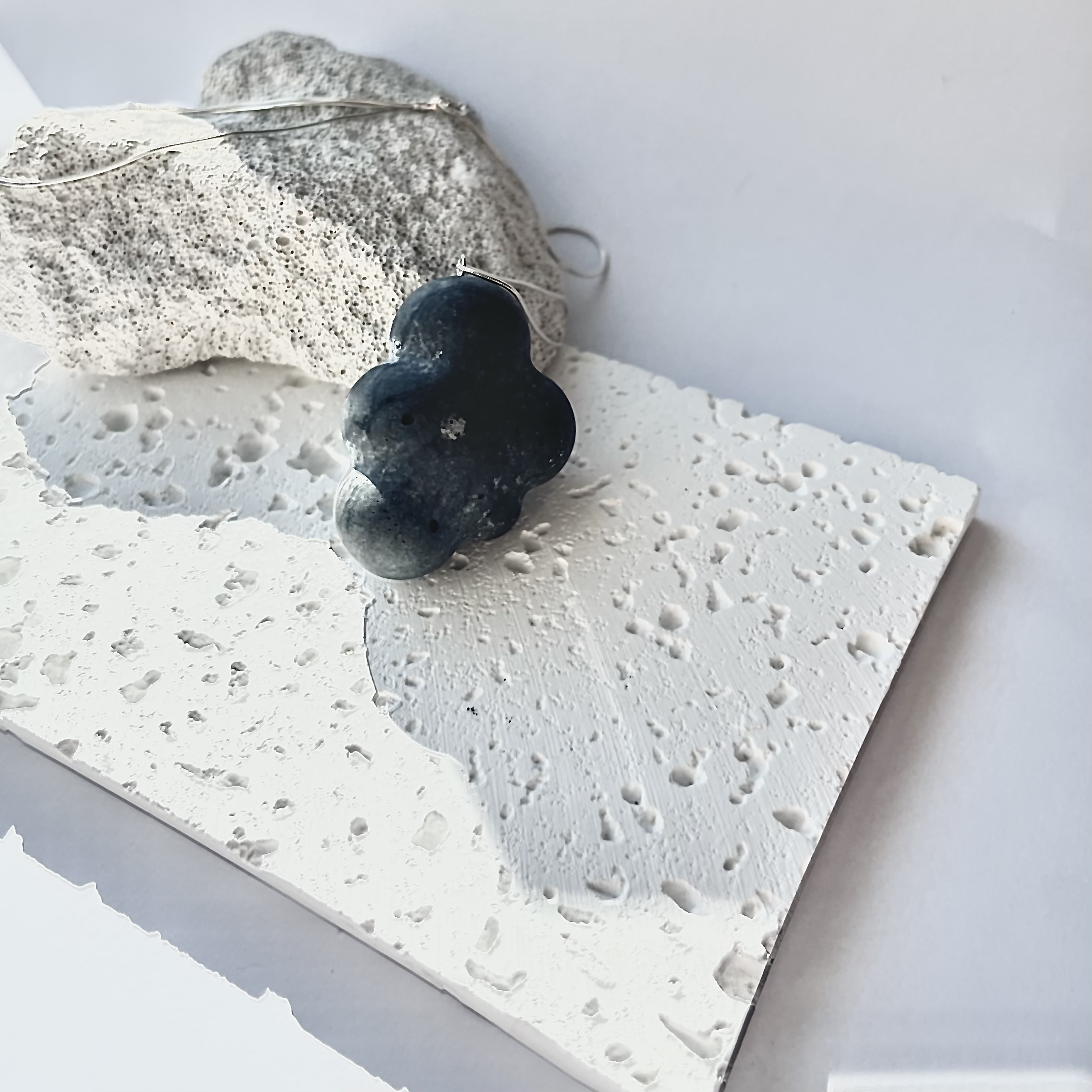 Pakabukas PILKAS DEBESIS / Pendant GREY CLOUD