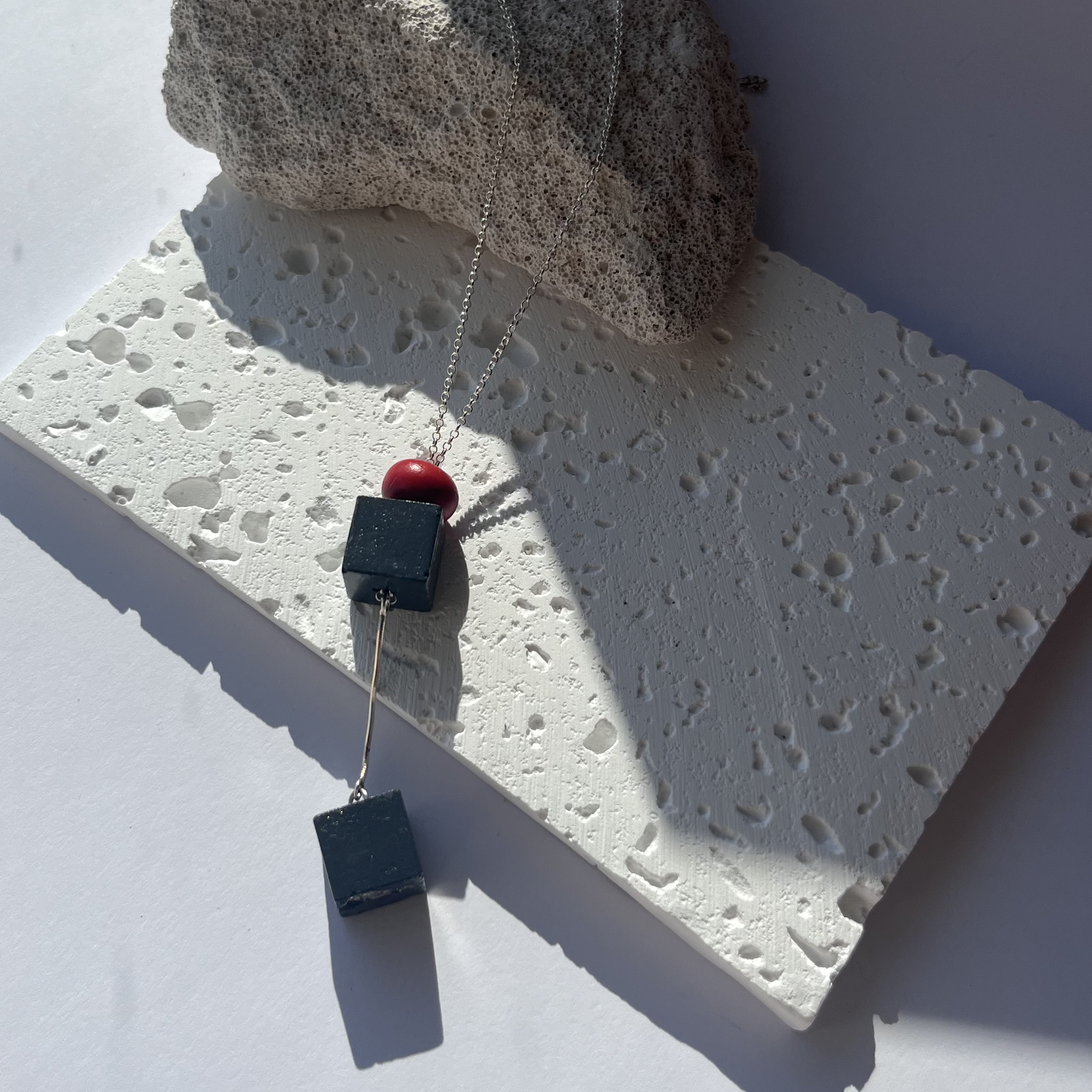 Pakabukas NUO A IKI B / Pendant FROM A TO B