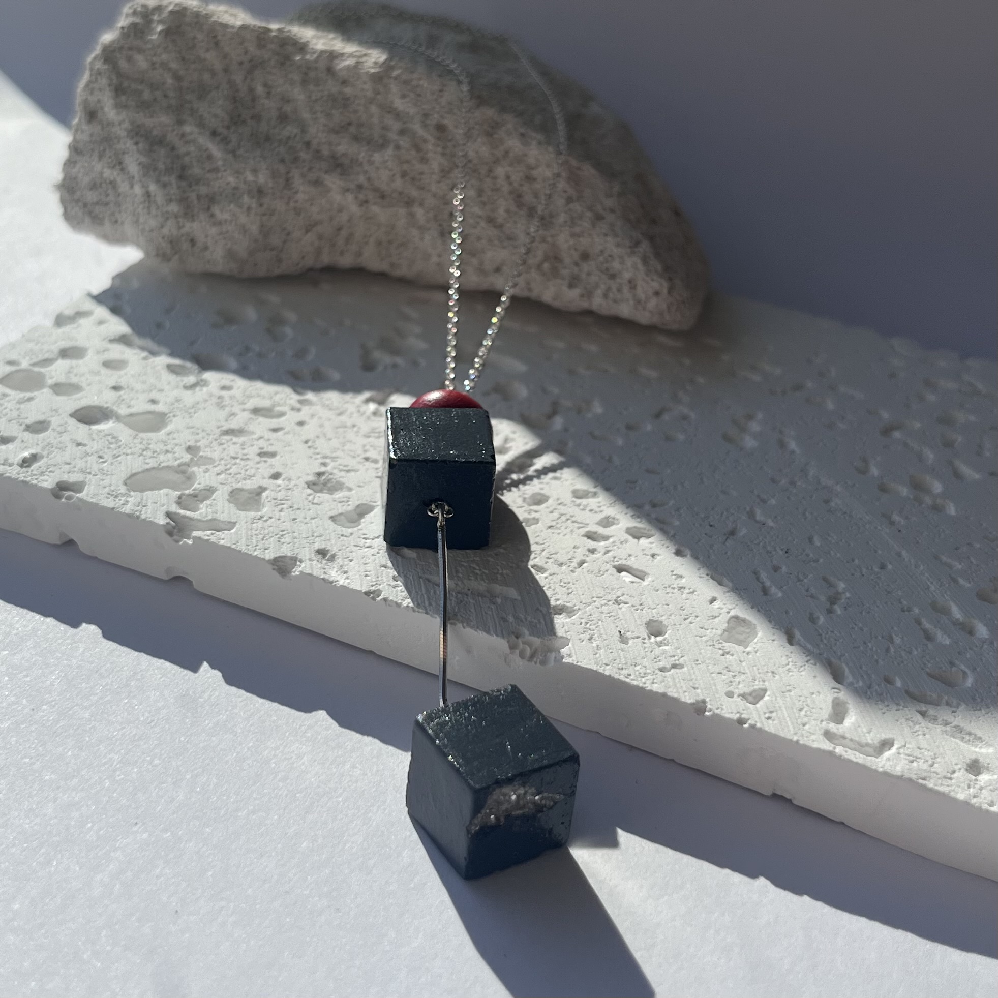 Pakabukas NUO A IKI B / Pendant FROM A TO B