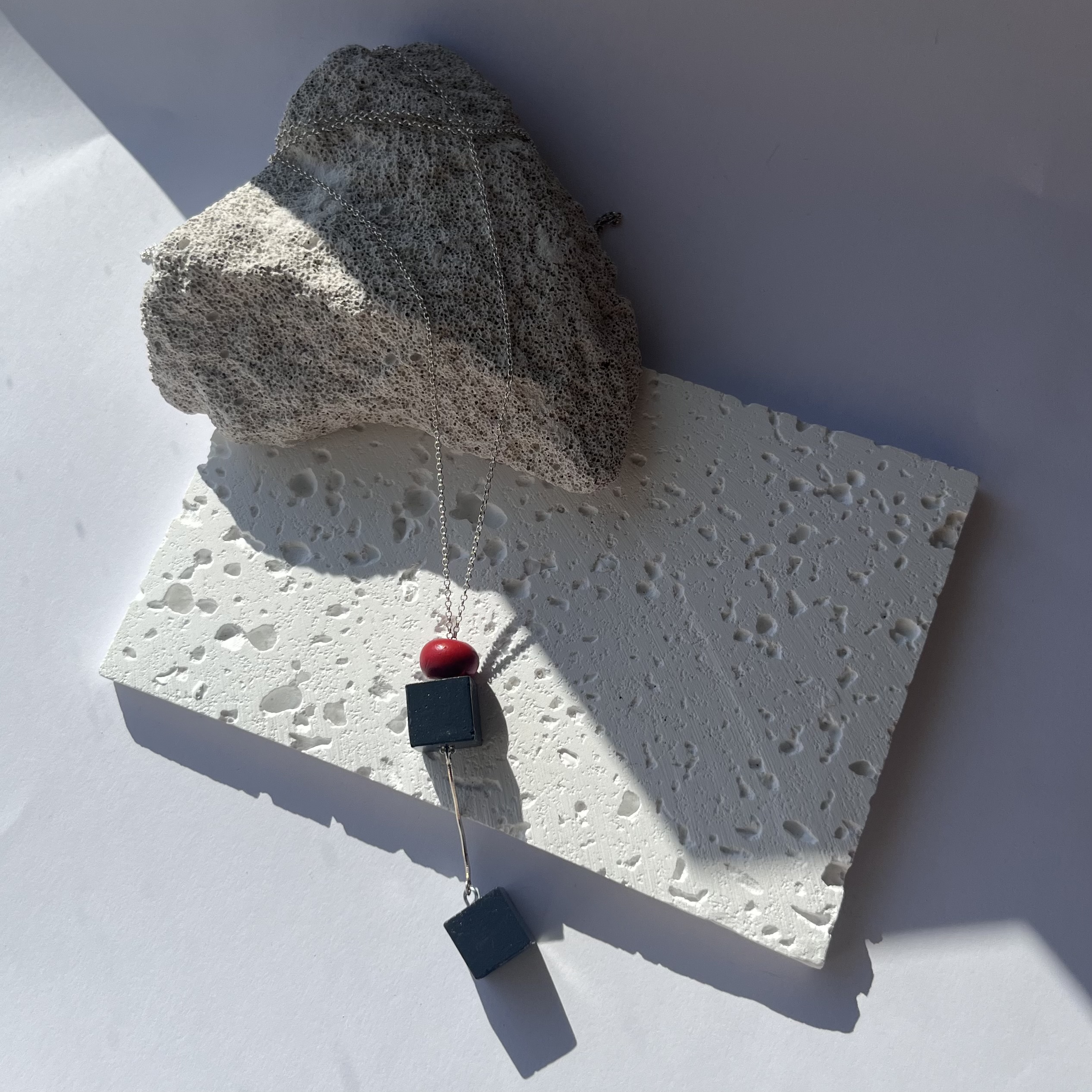 Pakabukas NUO A IKI B / Pendant FROM A TO B