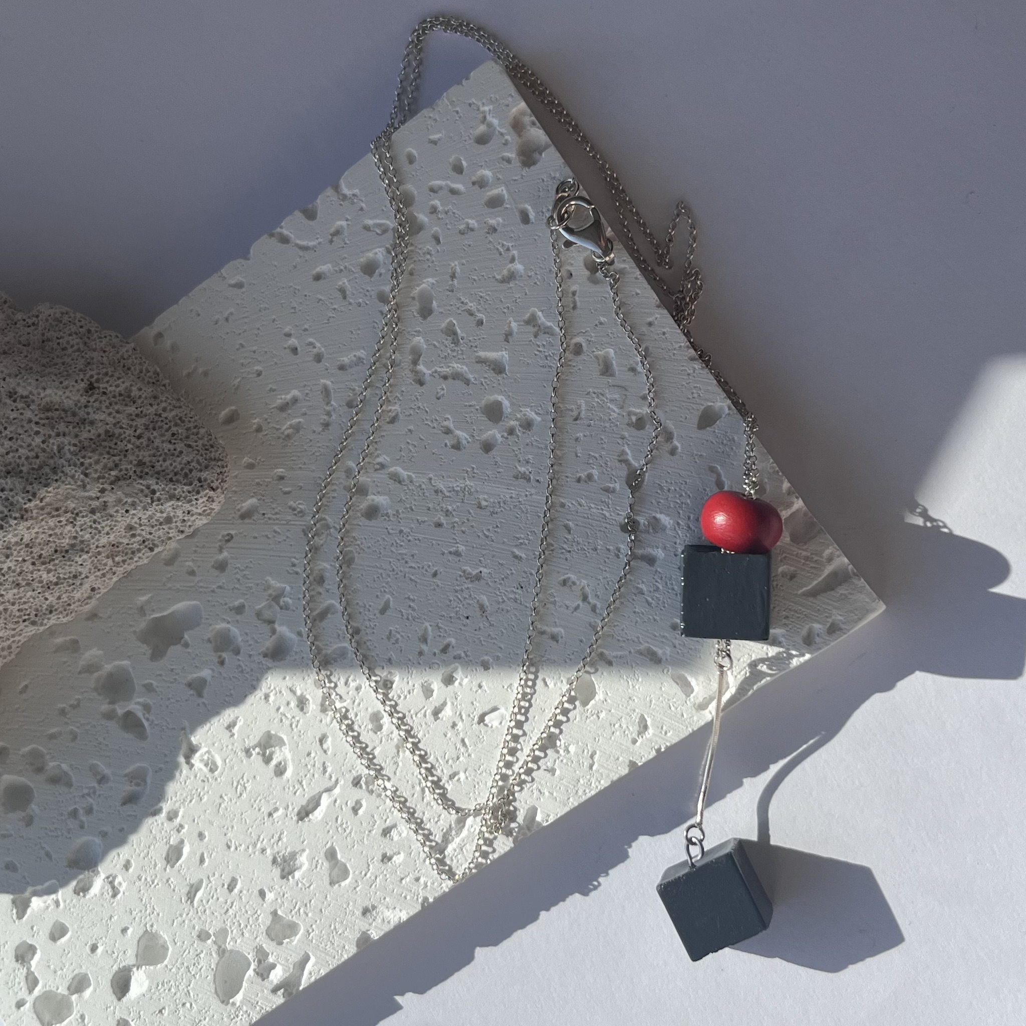 Pakabukas NUO A IKI B / Pendant FROM A TO B