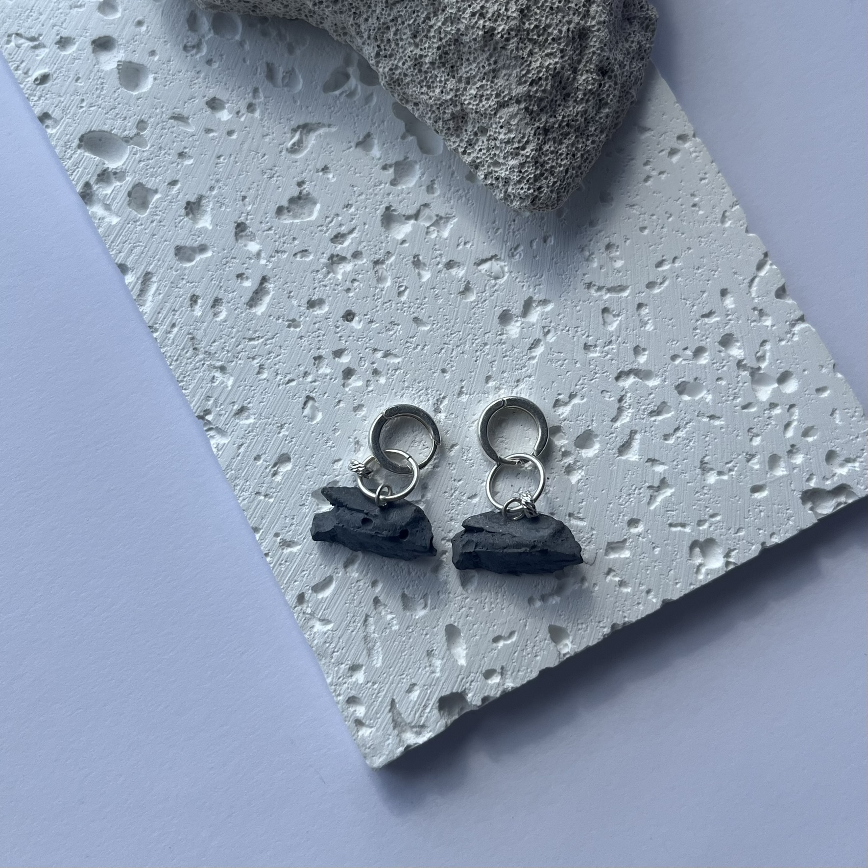 Auskarai VIRSMAS - AKMUO / Earrings TRANSFORMATION - STONE