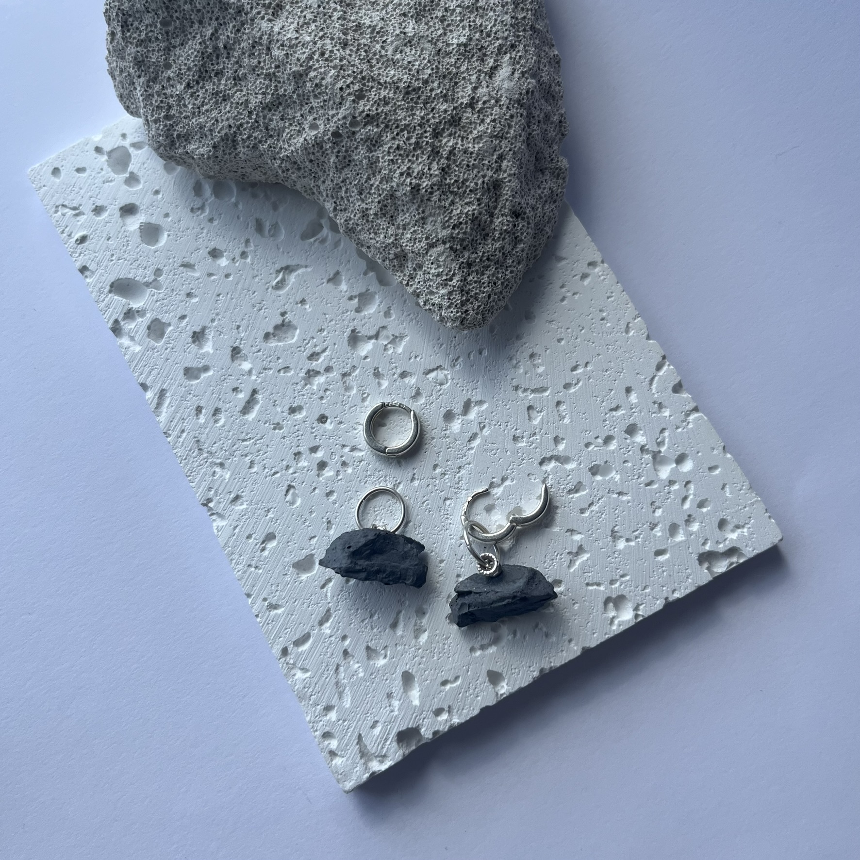 Auskarai VIRSMAS - AKMUO / Earrings TRANSFORMATION - STONE