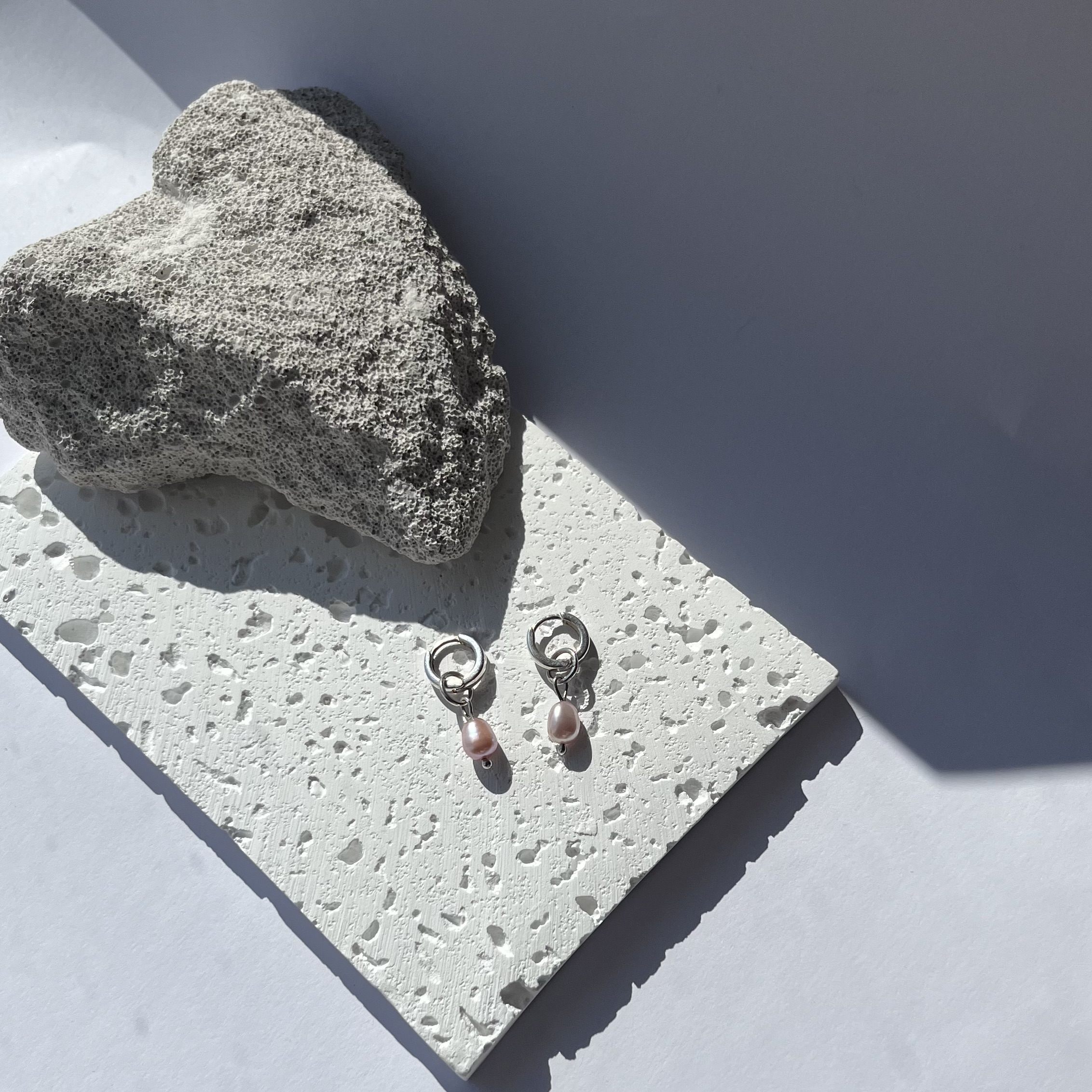 Auskarai VIRSMAS - PERLAI / Earrings TRANSFORMATION - PEARLS