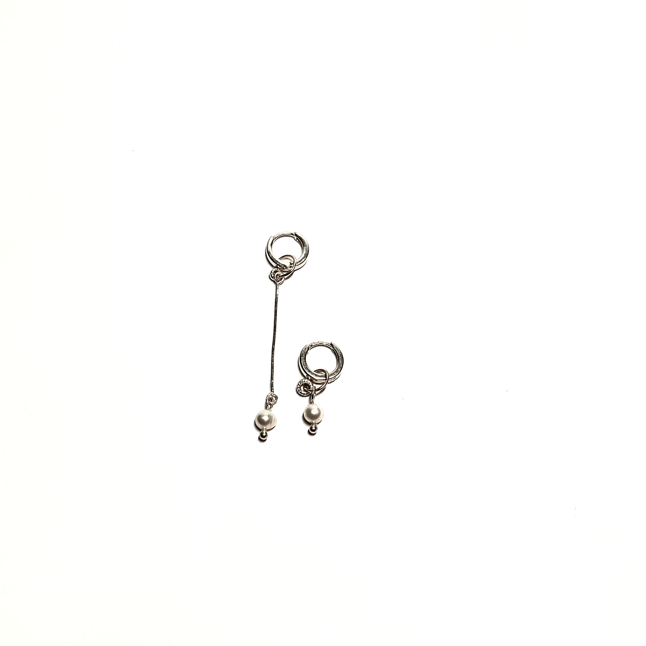 Auskarai VIENAS PLIUS VIENAS-PERLAI / Earrings ONE PLUS ONE
