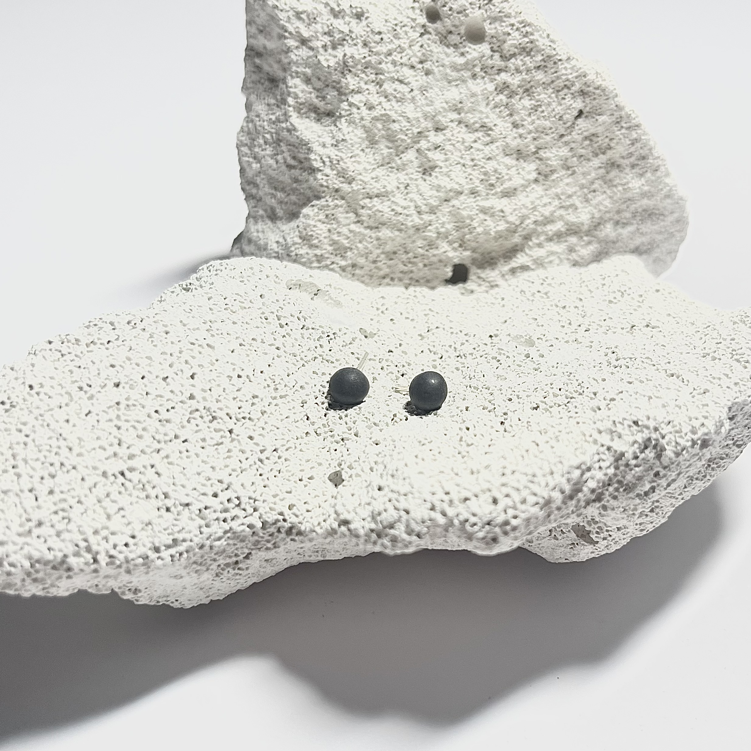 Auskarai NYKŠTUKINĖ PLANETA / Earrings DWARF PLANET