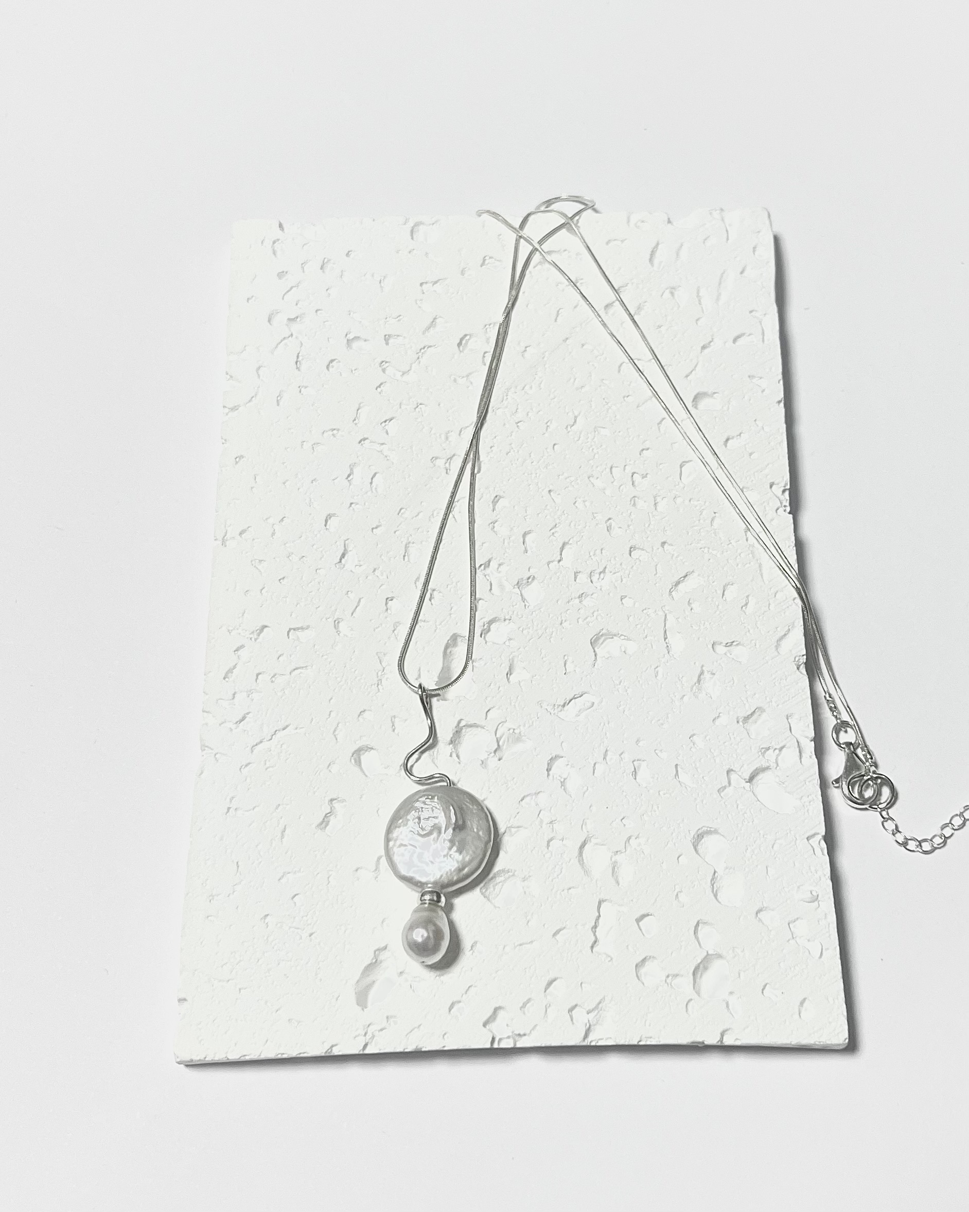 Pakabukas LELIJA / Pendant LILY