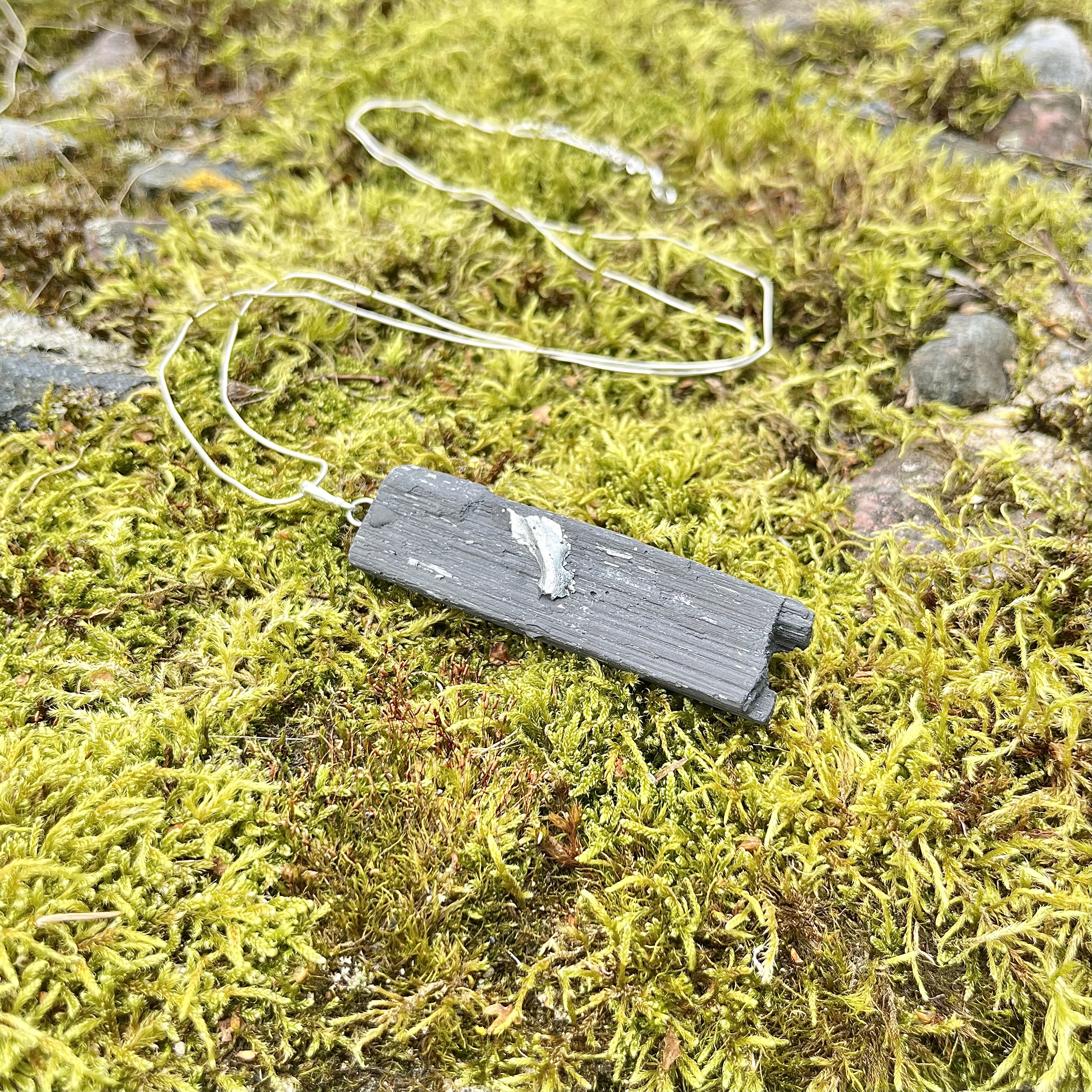 Pakabukas UOLA / Pendant THE ROCK