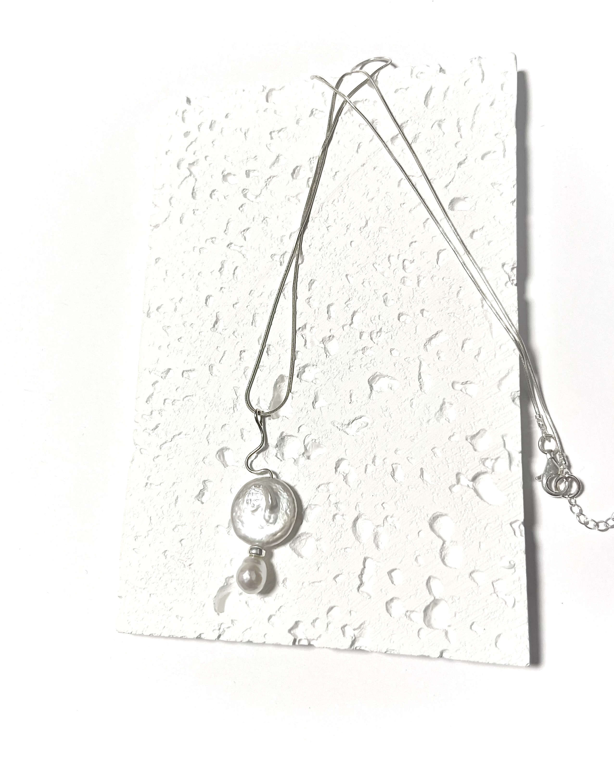 Pakabukas LELIJA / Pendant LILY