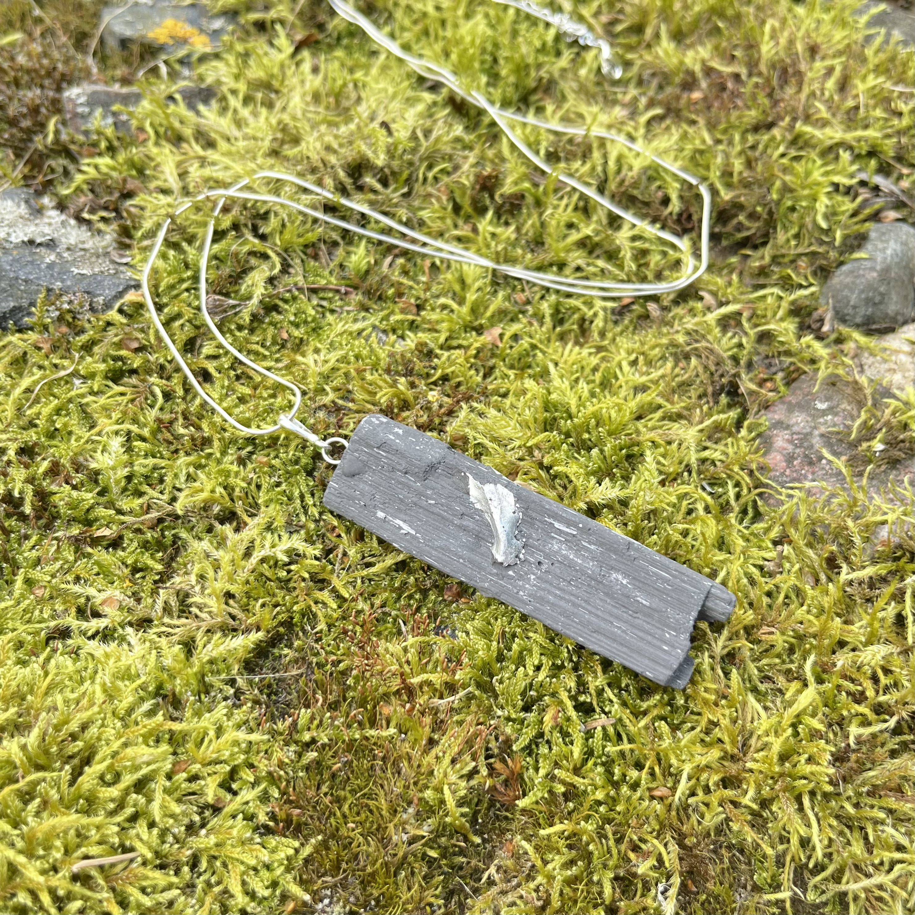 Pakabukas UOLA / Pendant THE ROCK