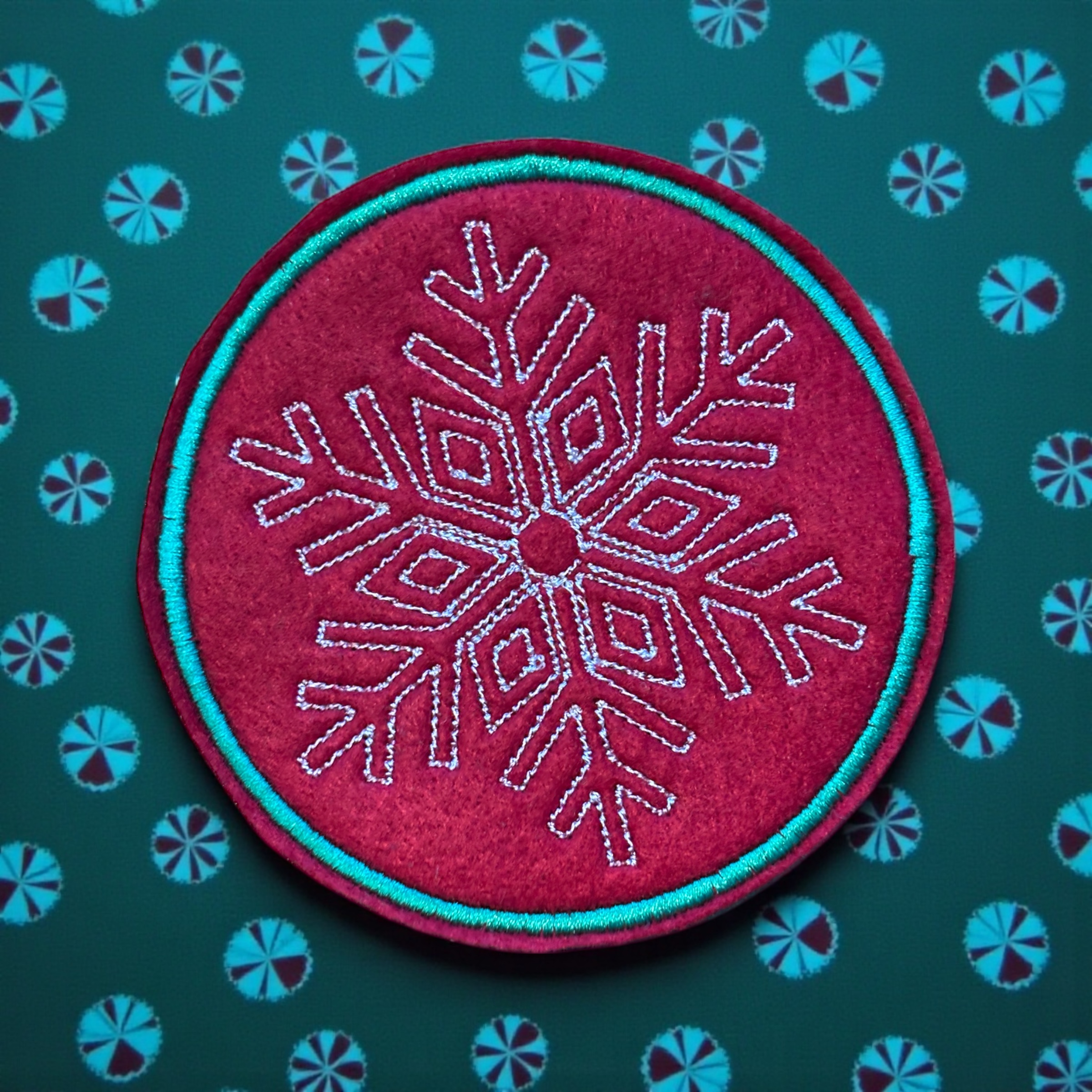 Kalėdinių puodelio padėkliukų komplektas