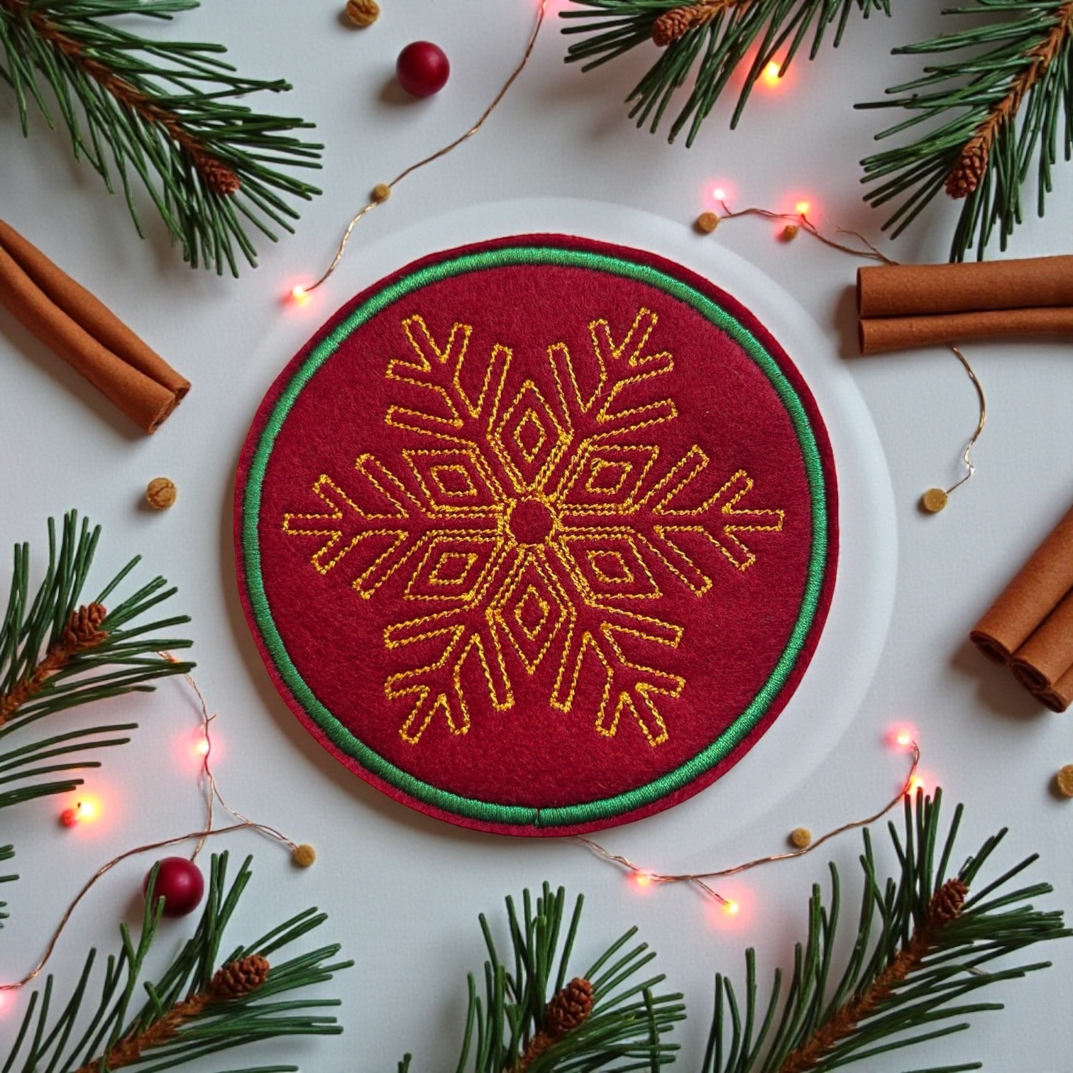 Kalėdinių puodelio padėkliukų komplektas