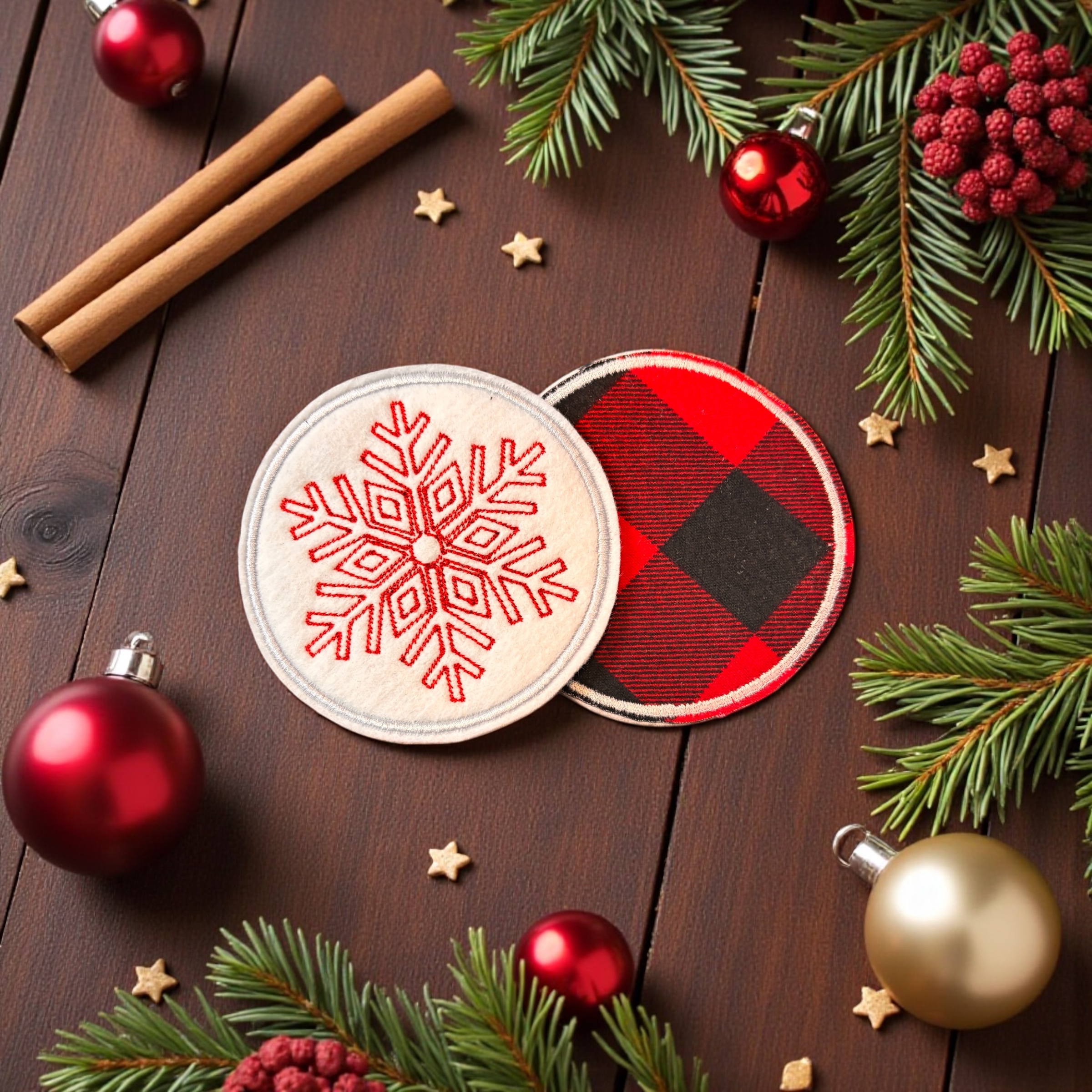 Kalėdinių puodelio padėkliukų komplektas