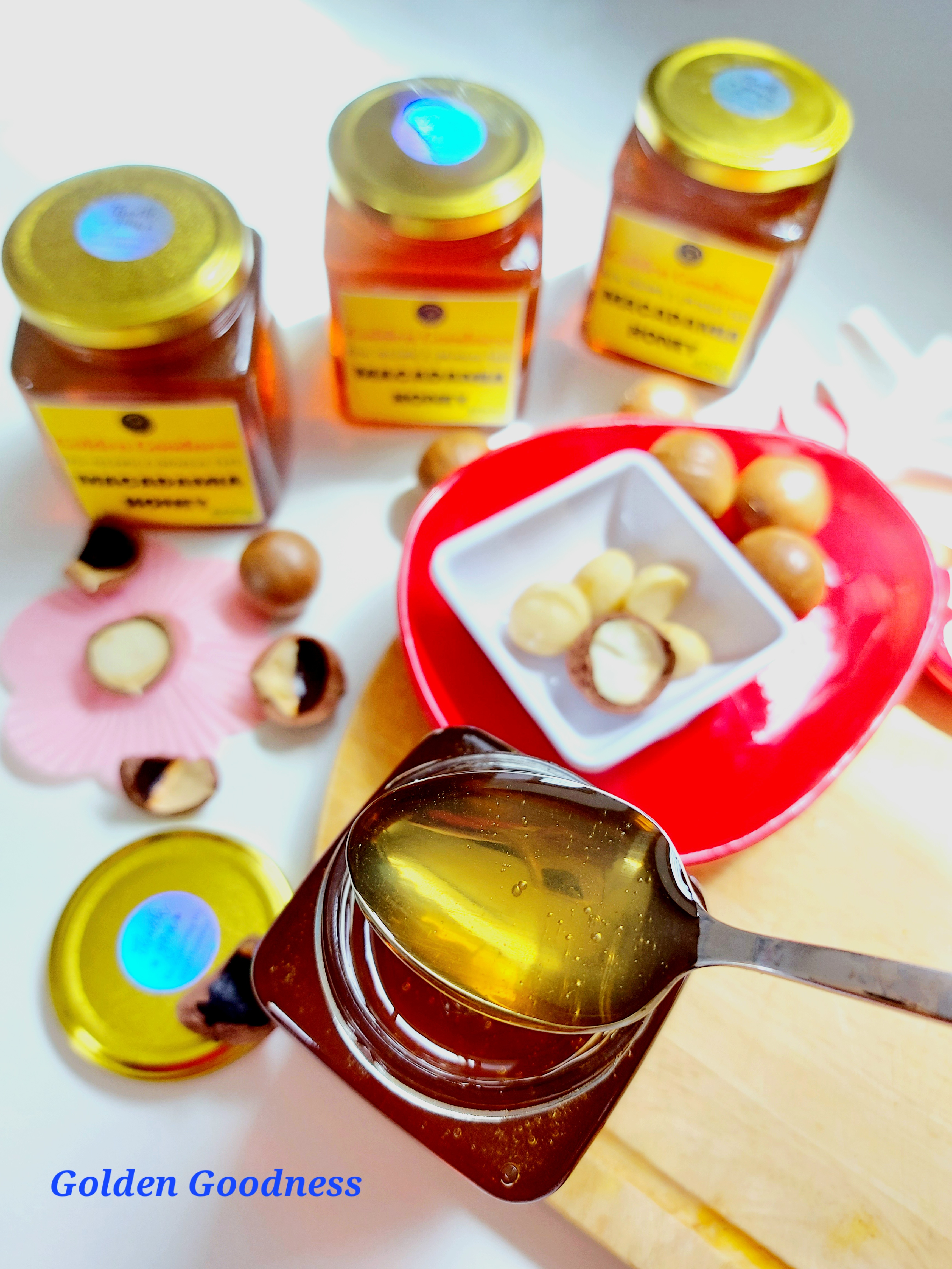 Raw Macadamia Blossom Honey 400g