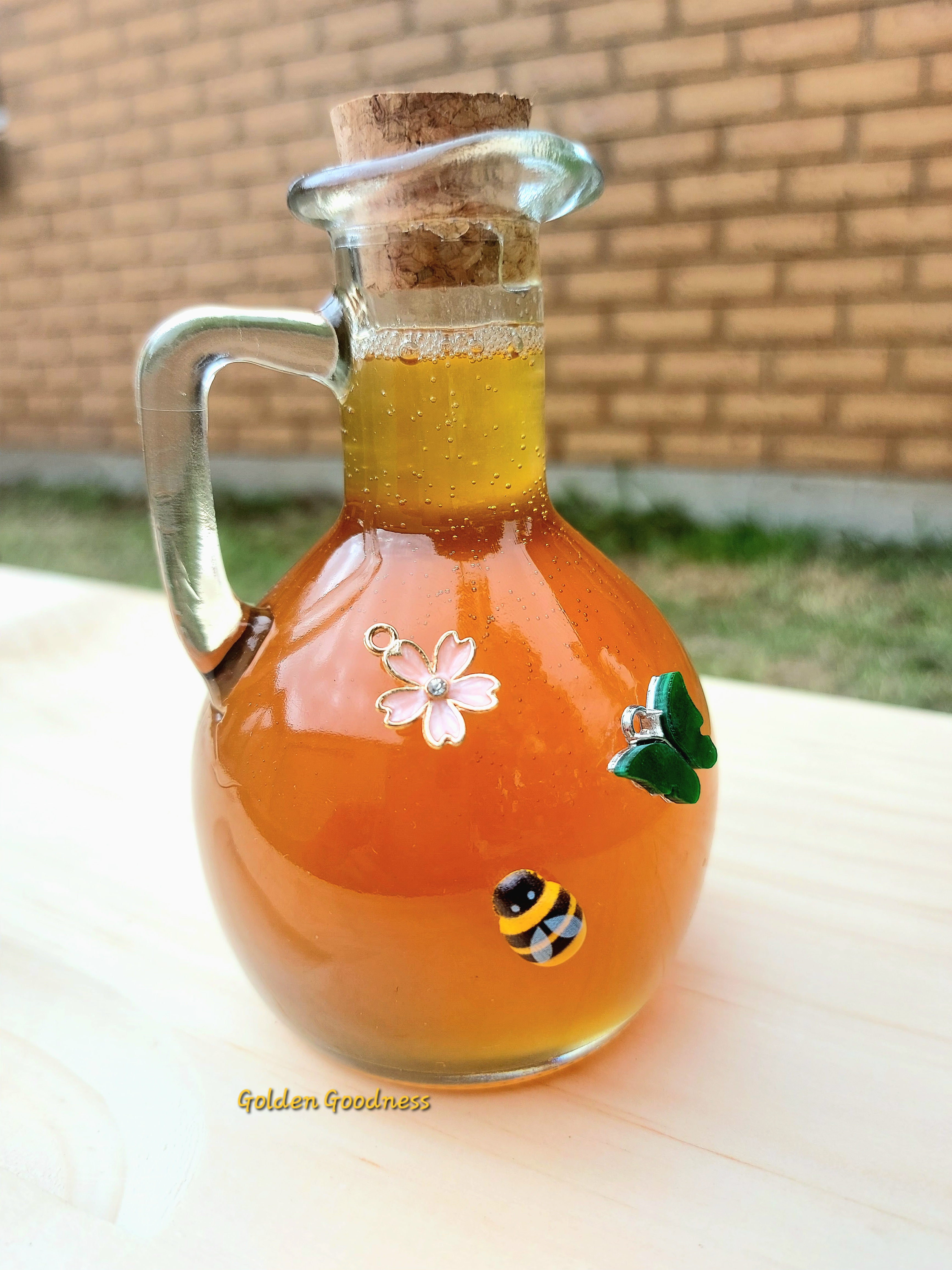 Pouring Honey Jug 250g
