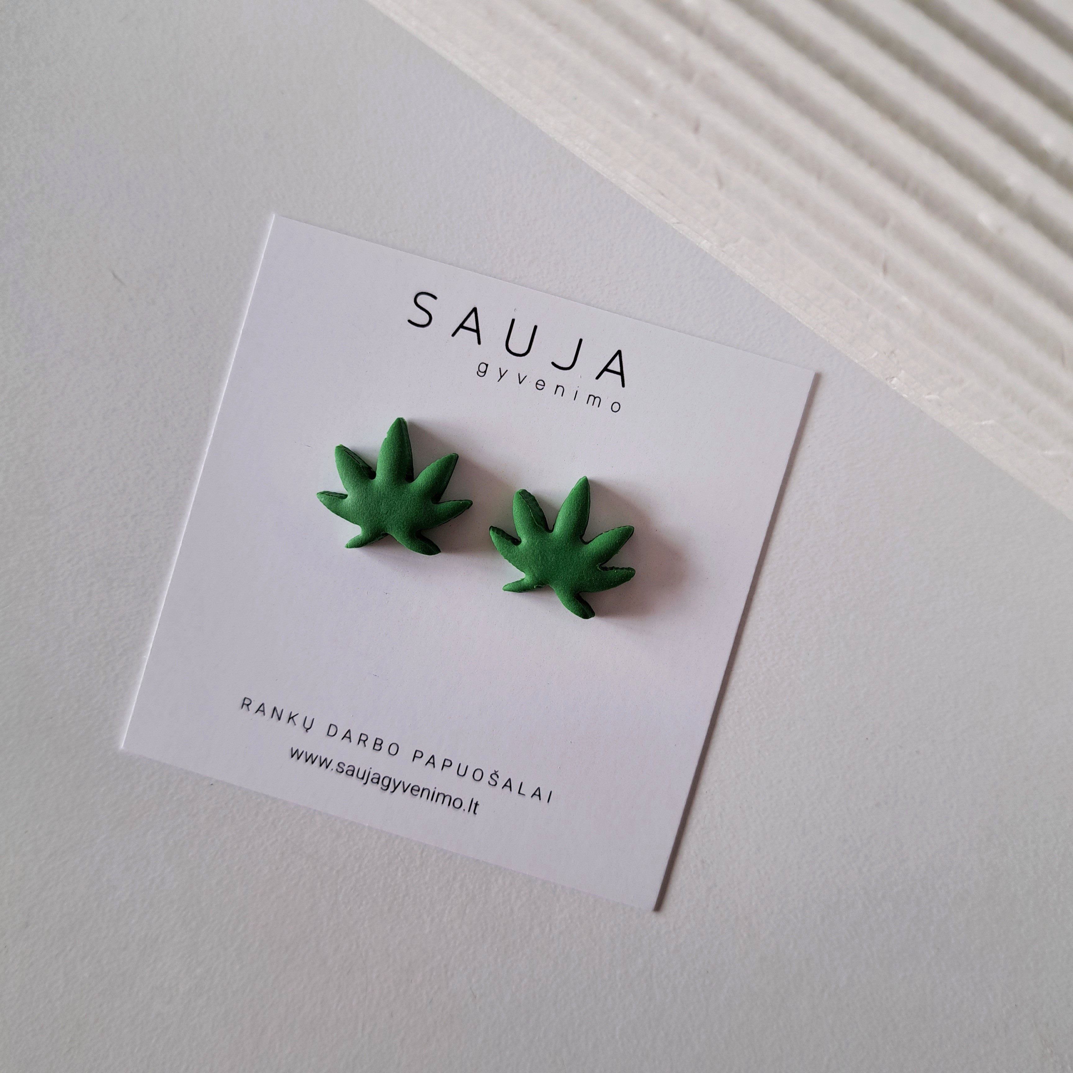 'Weed' auskarai