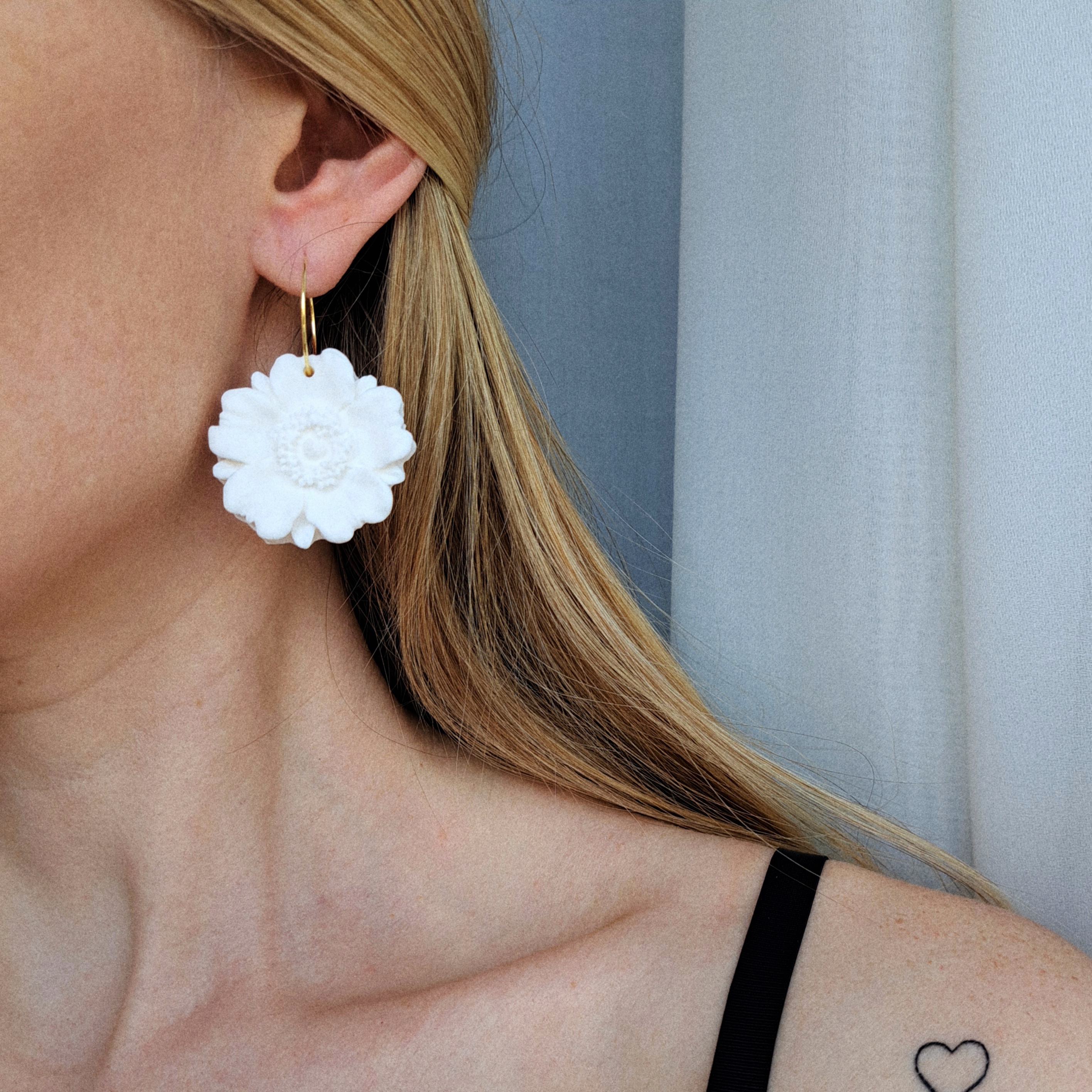 'Big white flower' auskarai