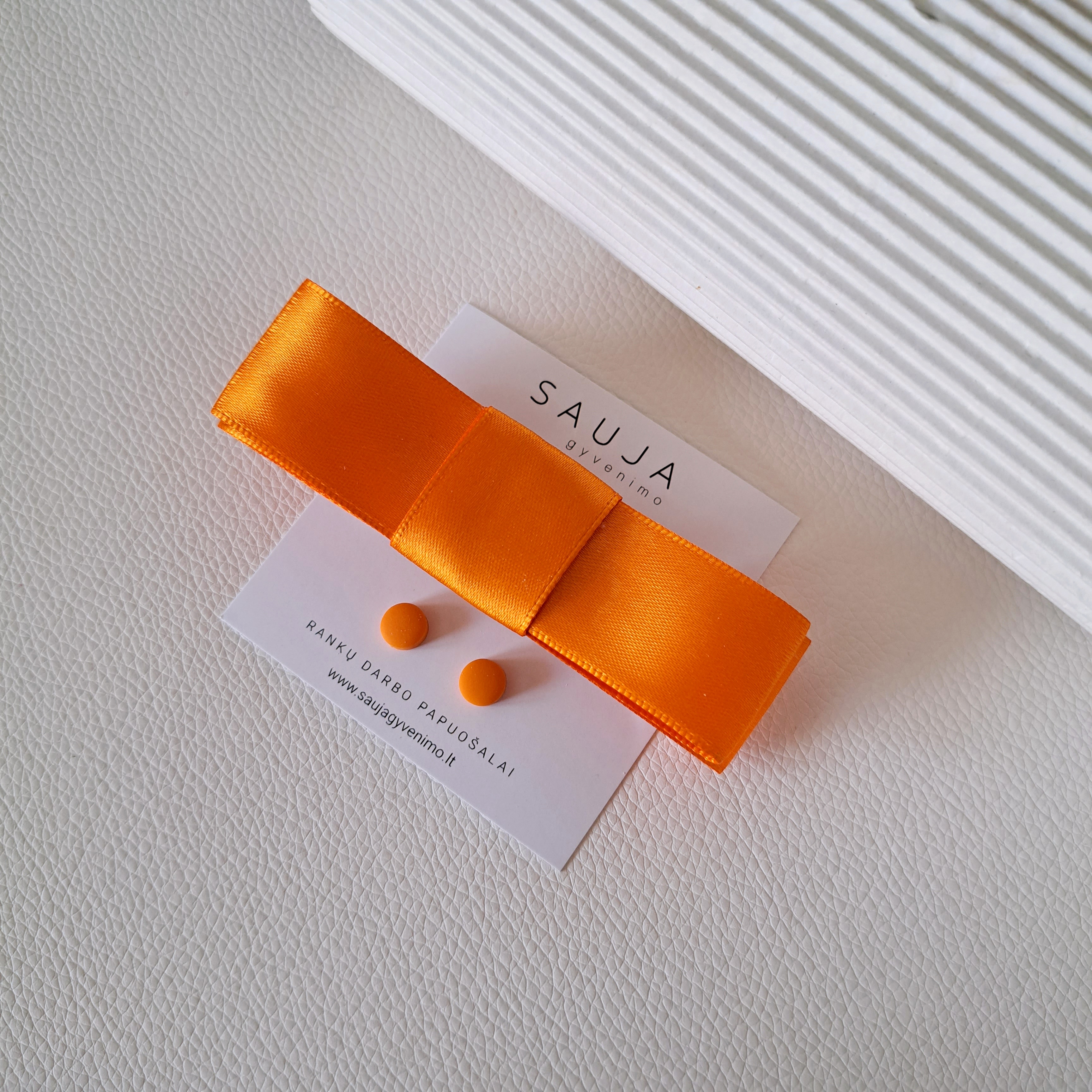 Oranžinis kaspinas segtukas platus 8 cm