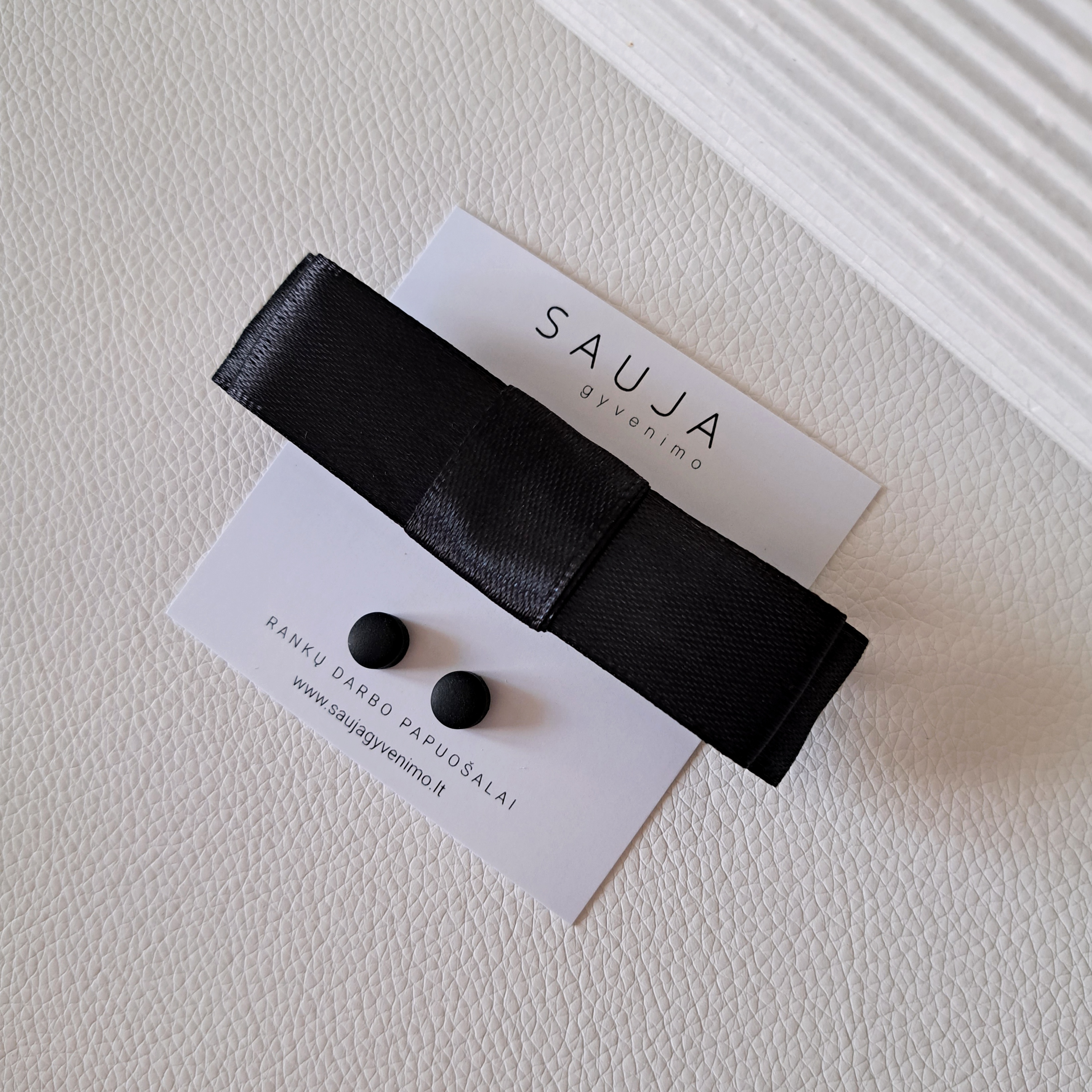Juodas kaspinas segtukas siauras