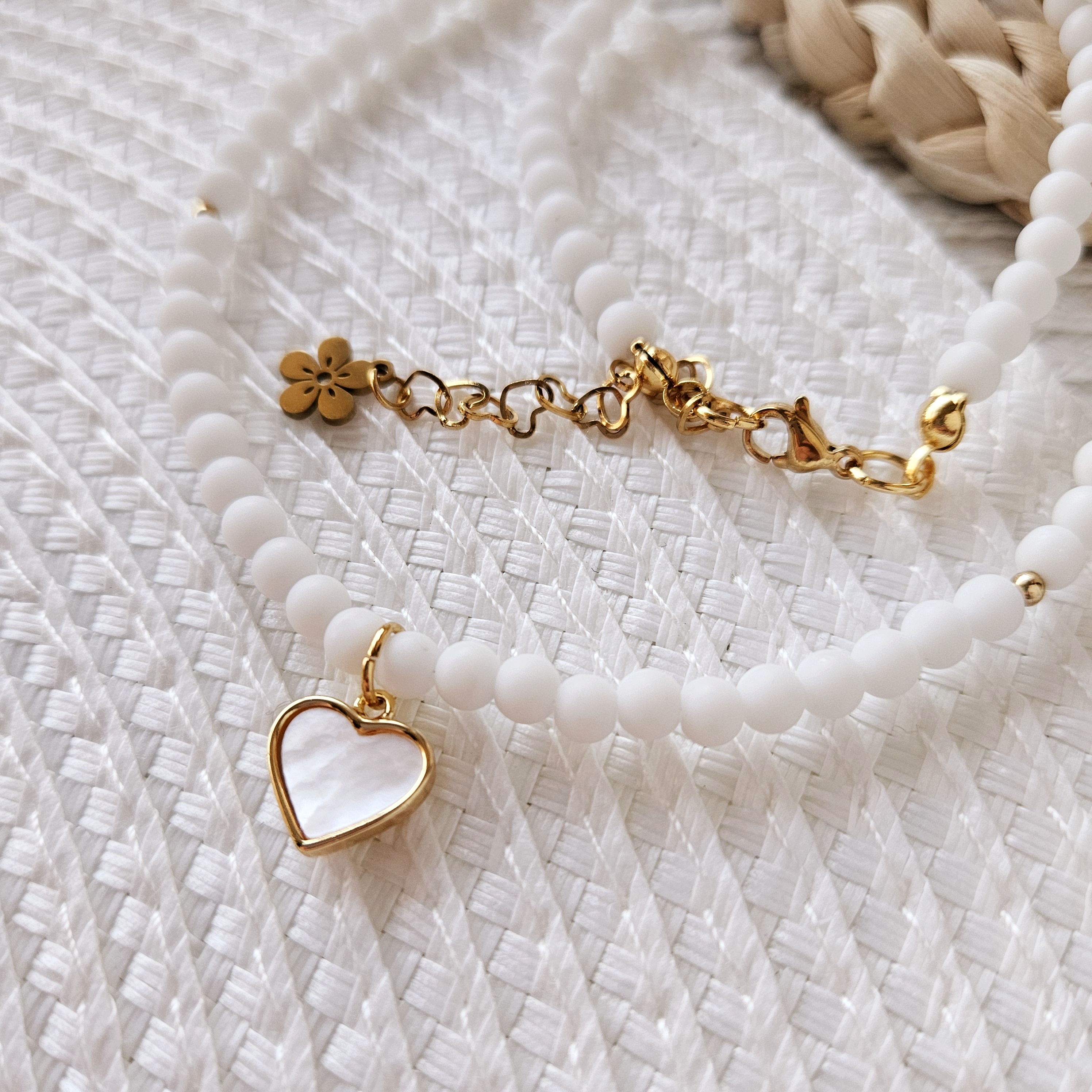 'White heart' kaklo vėrinys 
