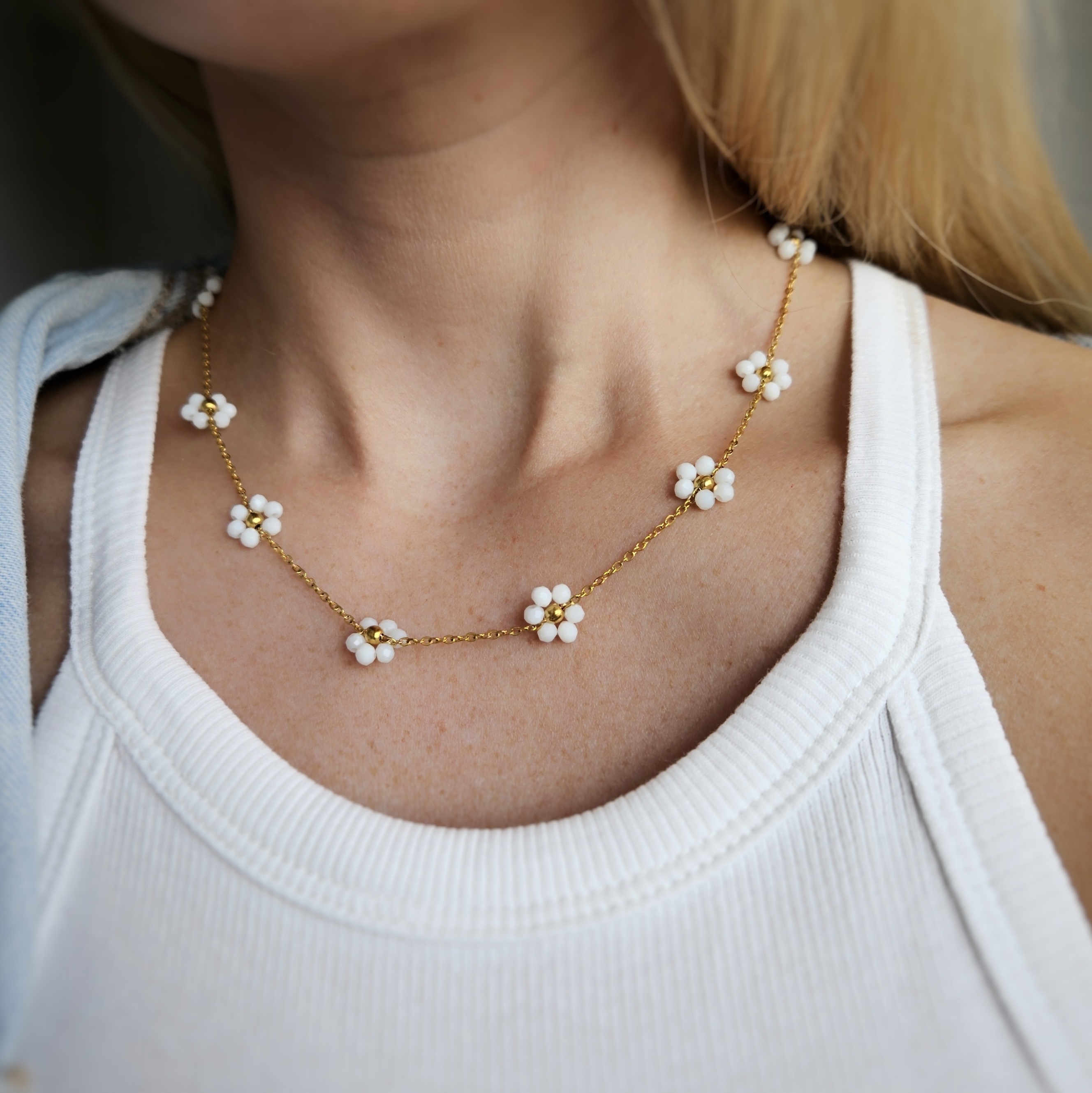 'White flower' kaklo vėrinys 