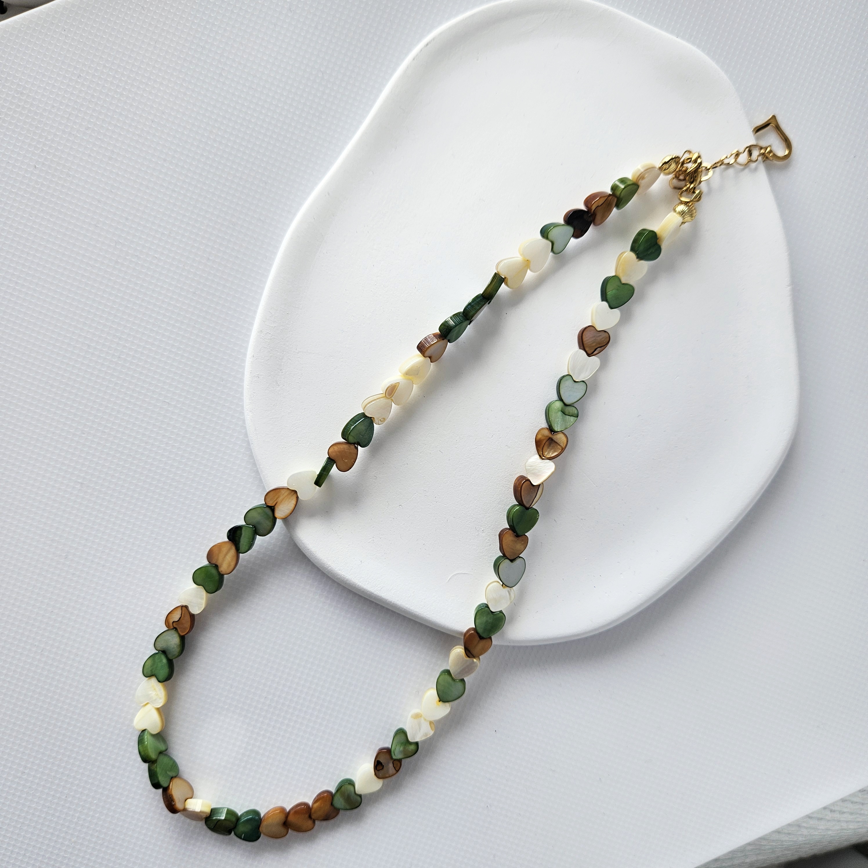 'Heart green shell' kaklo vėrinys 