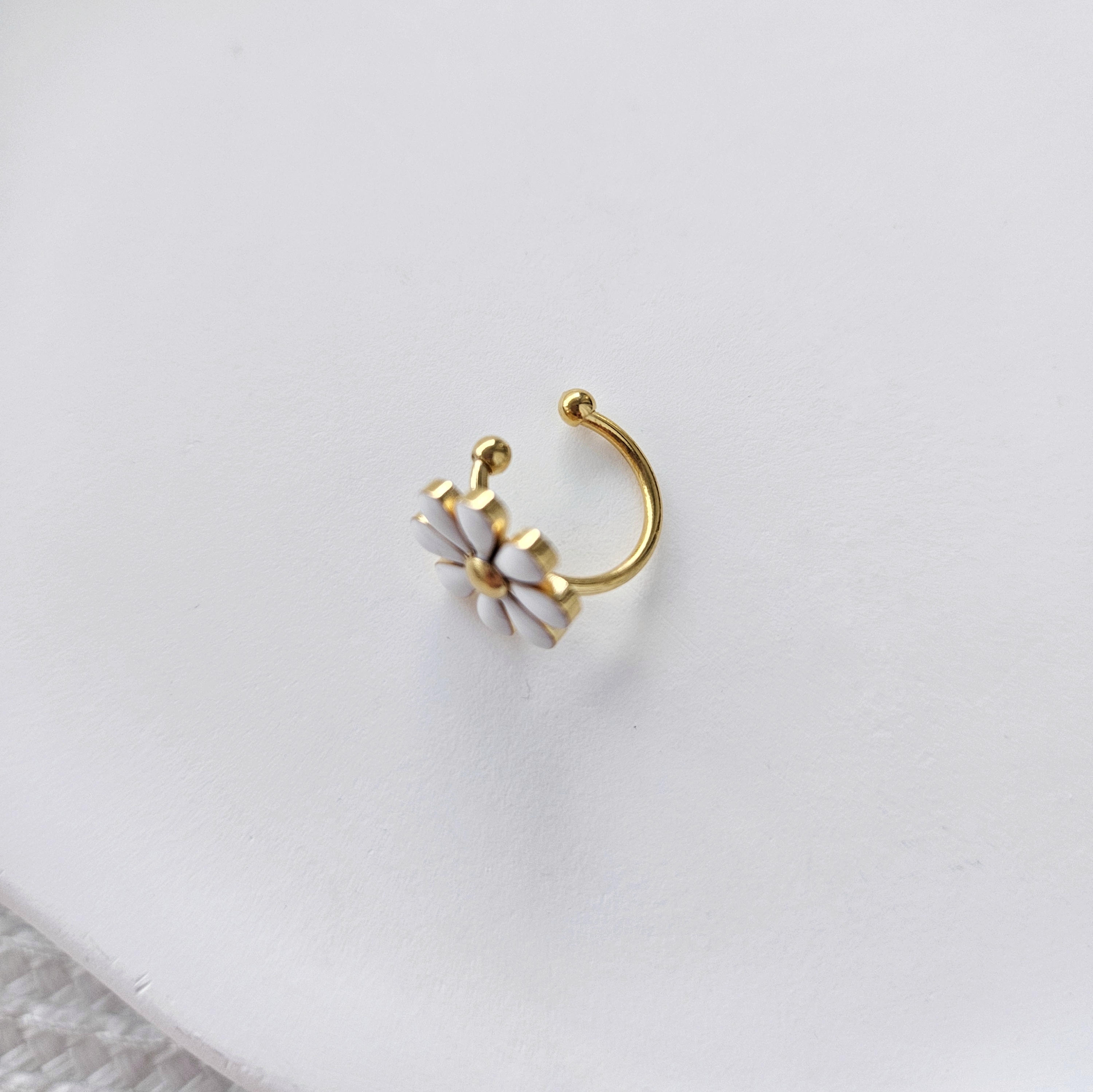 'White flower' cuff