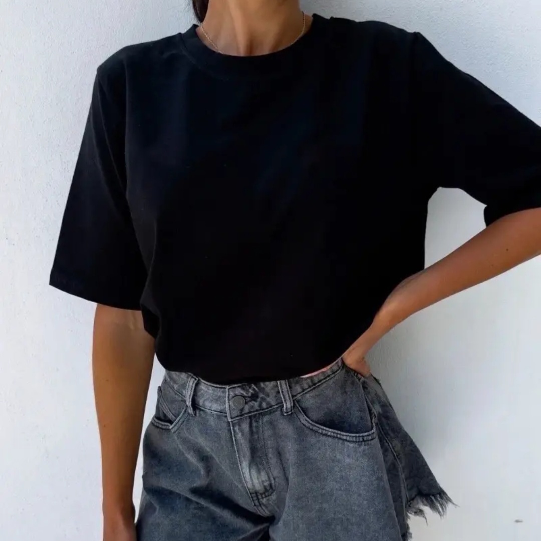 Juodi medvilniniai marškinėliai 