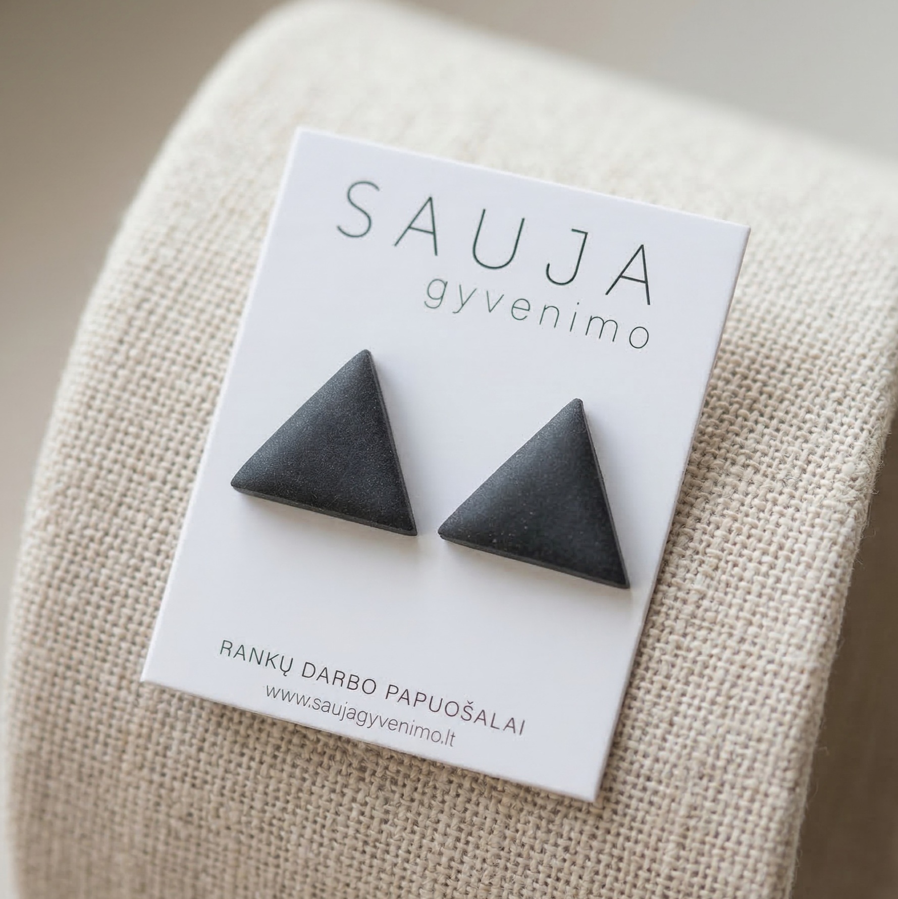 'Black matt' auskarai