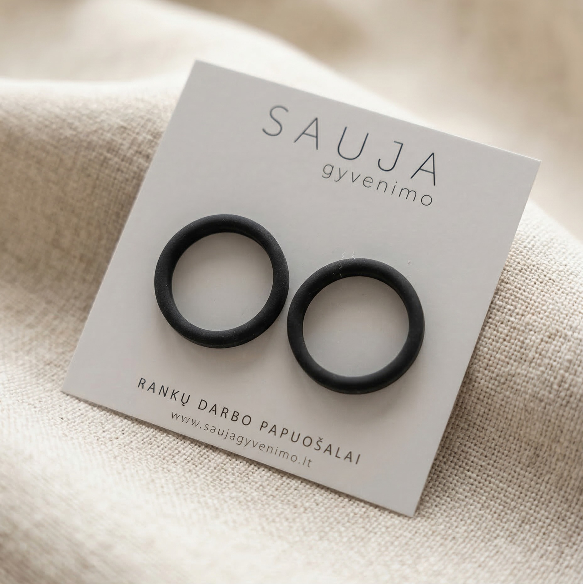 'Black matt' auskarai