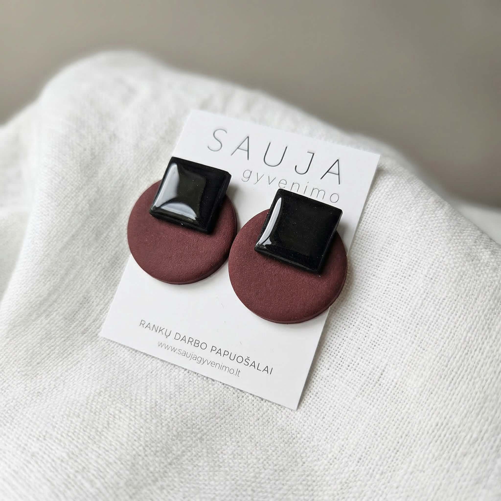 'Glosy matt' auskarai