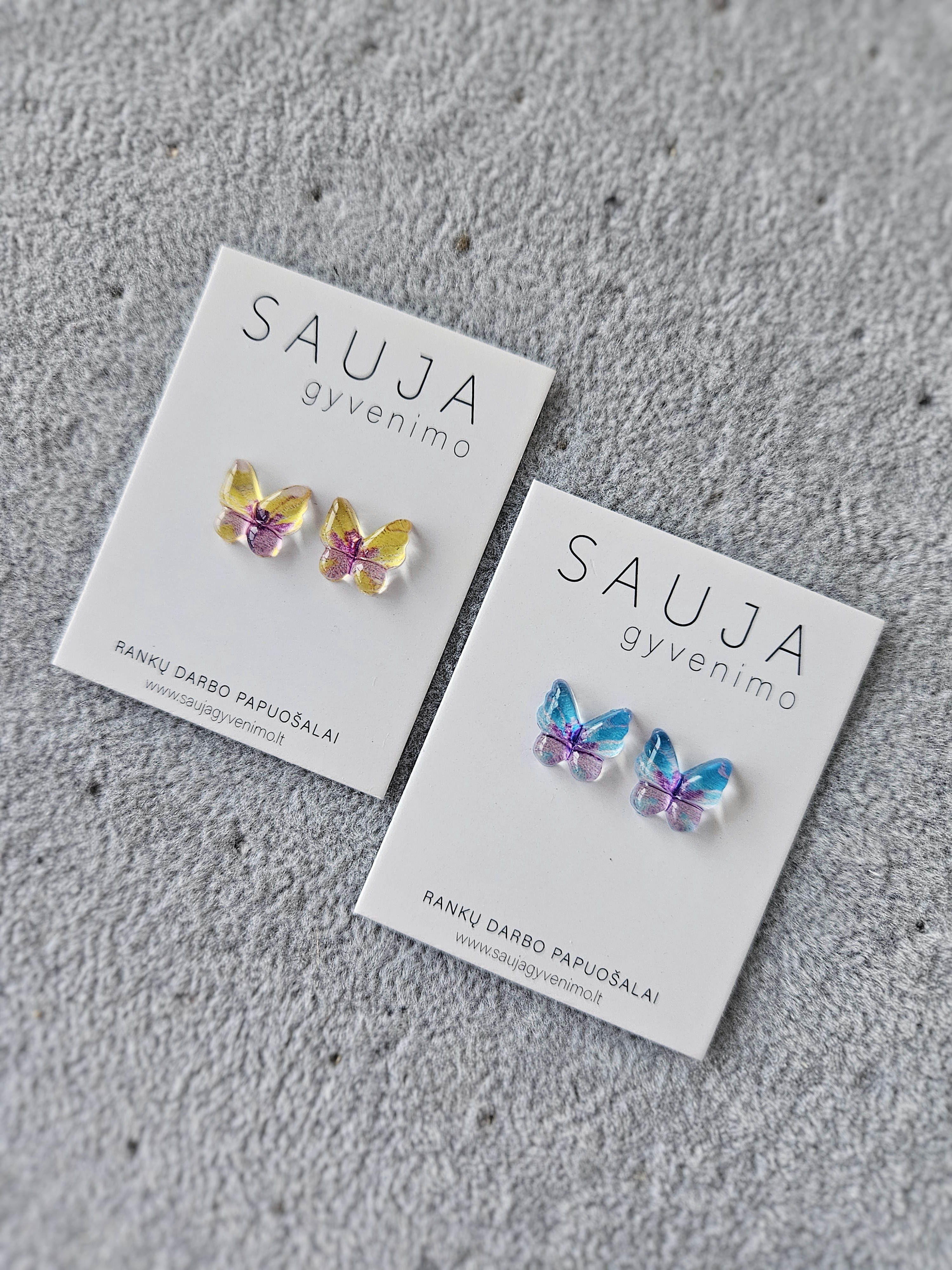 'Butterfly resin' auskarai