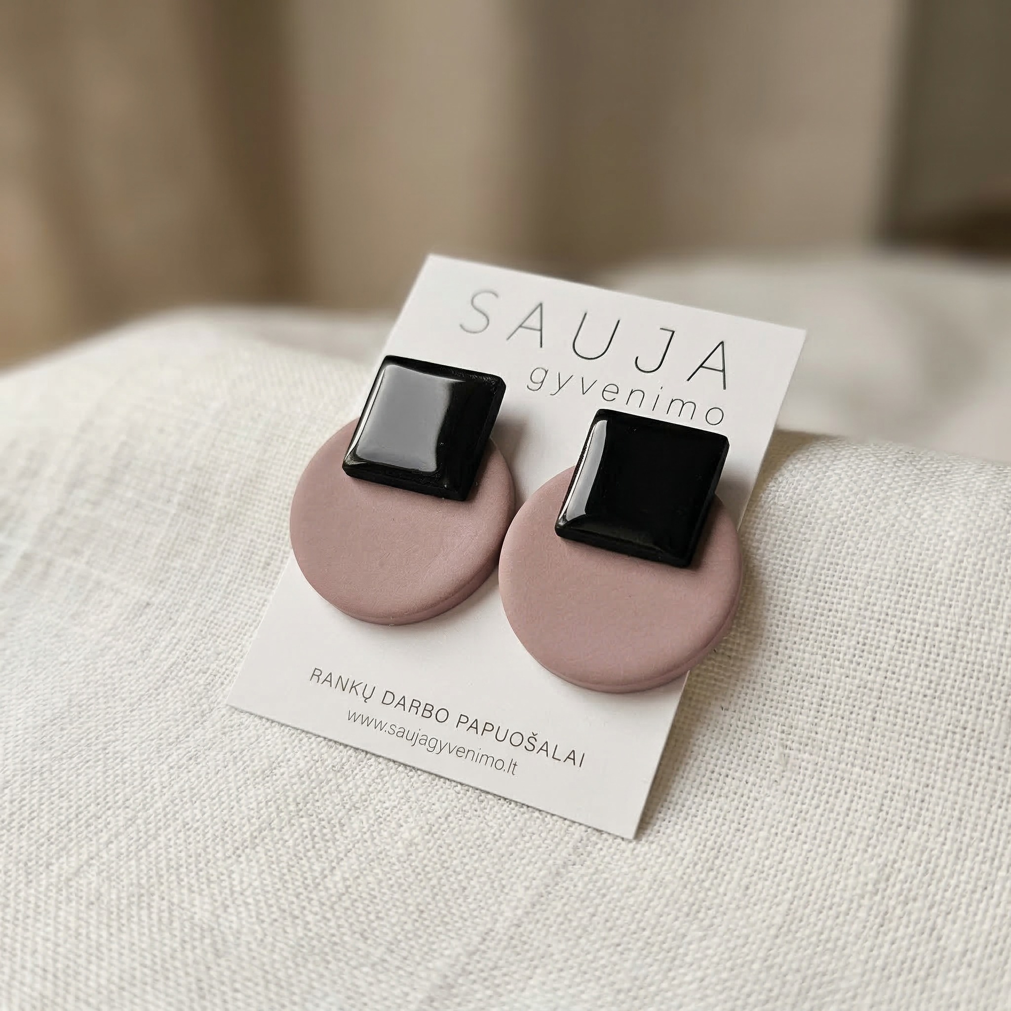 'Glosy matt' auskarai