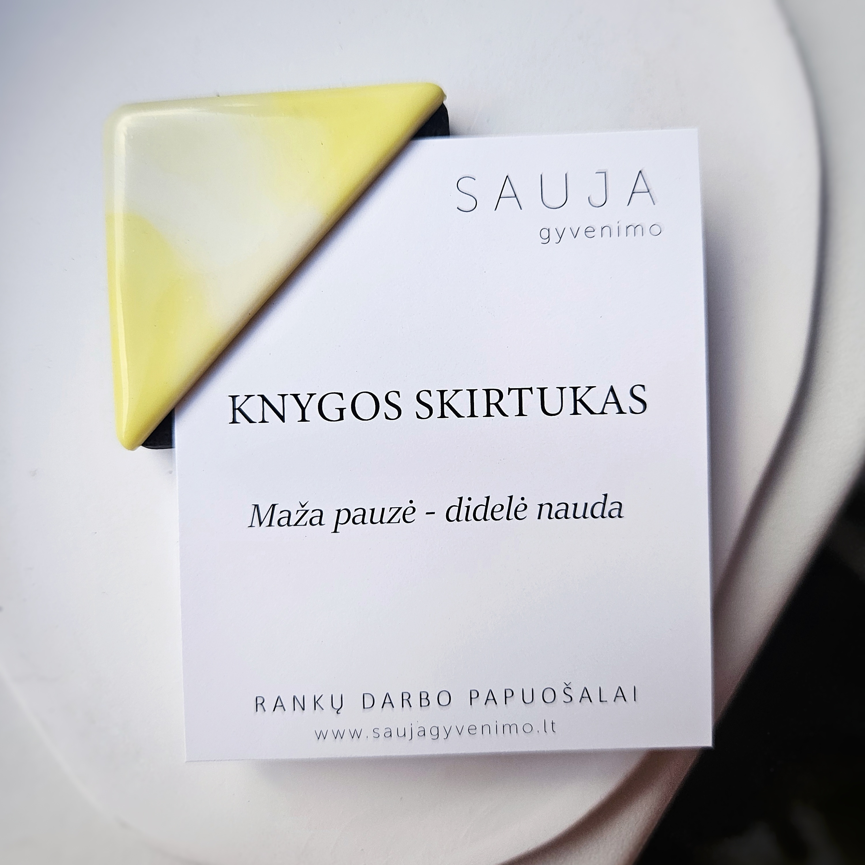 'Yellow I' skirtukas 