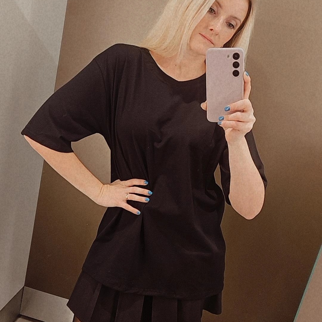 Juodi medvilniniai marškinėliai 