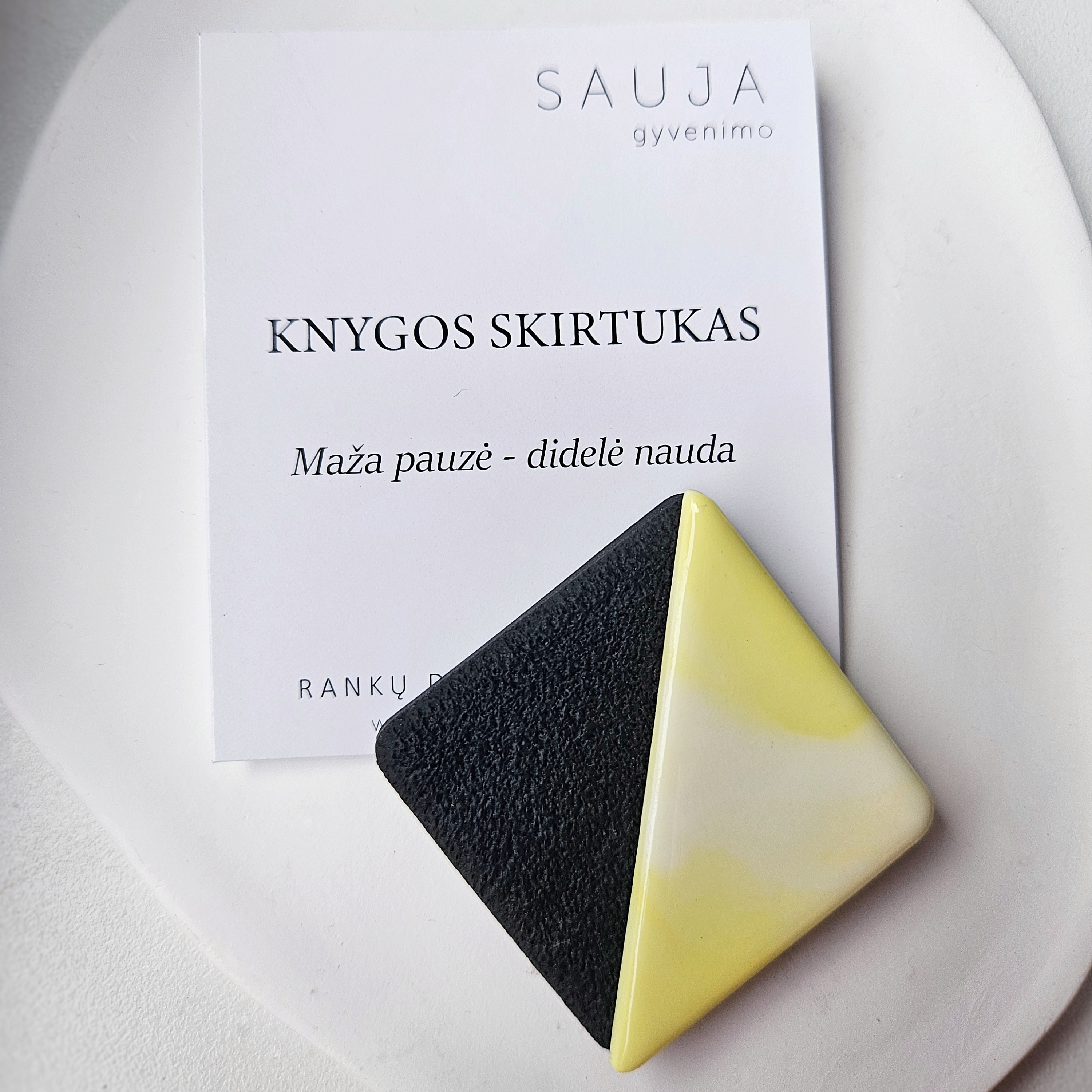 'Yellow I' skirtukas 