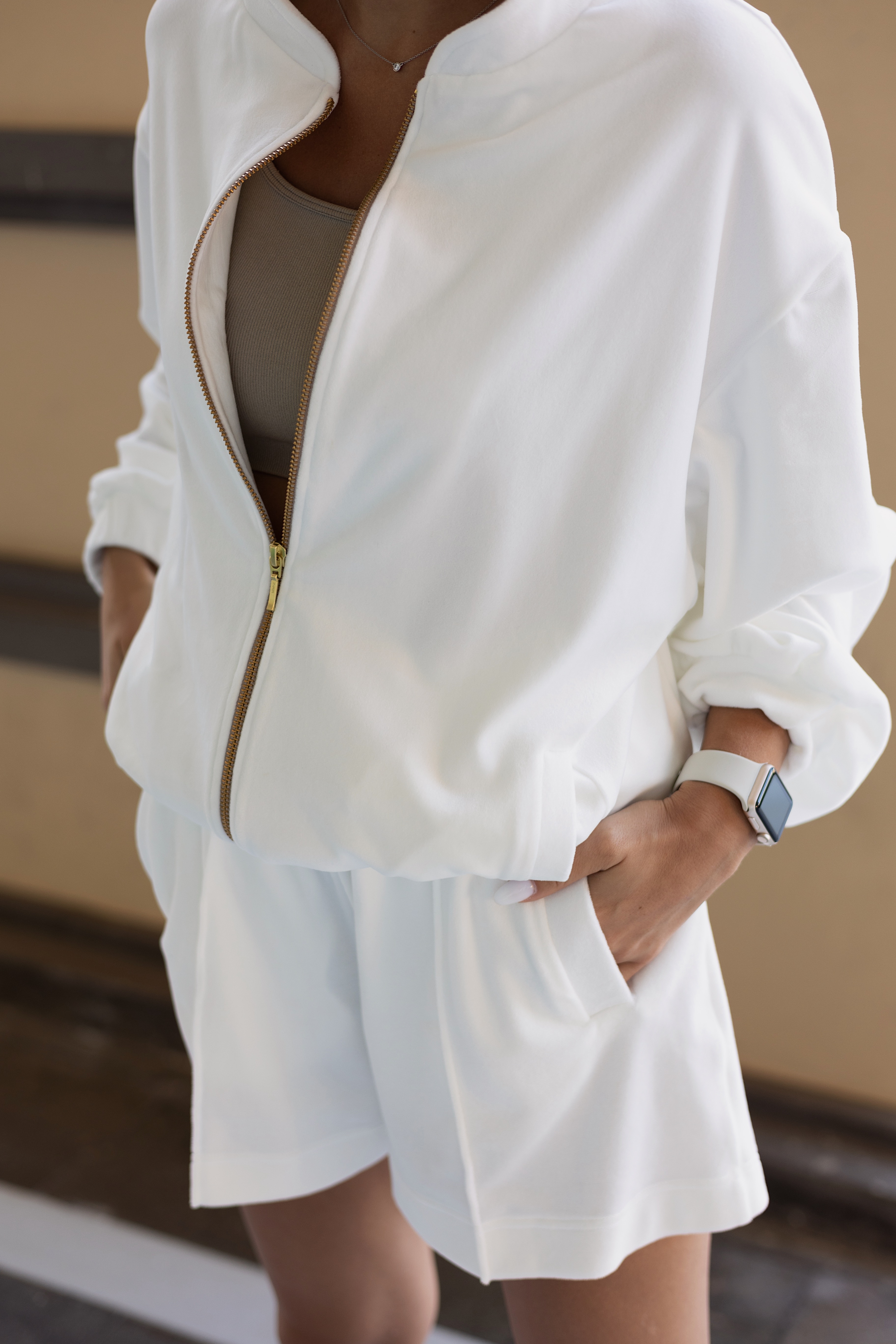 Off-white Set with Shorts