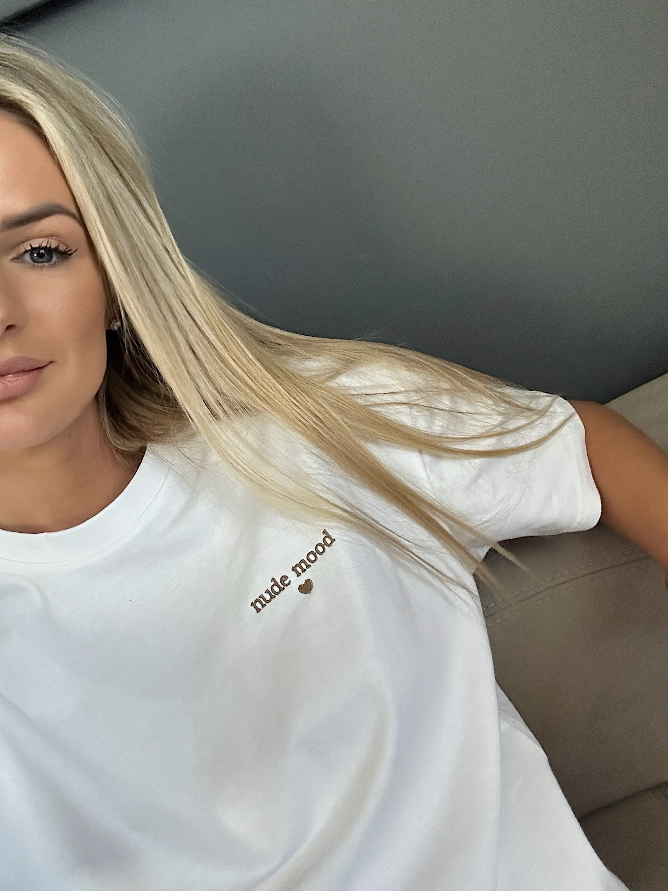 nude mood T-SHIRT