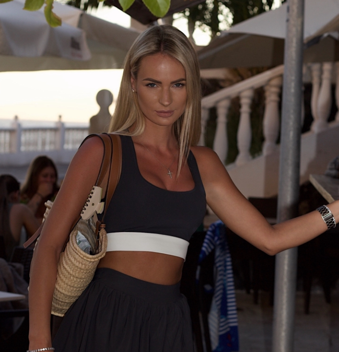 CROSS BACK SPORTS BRA in grey
