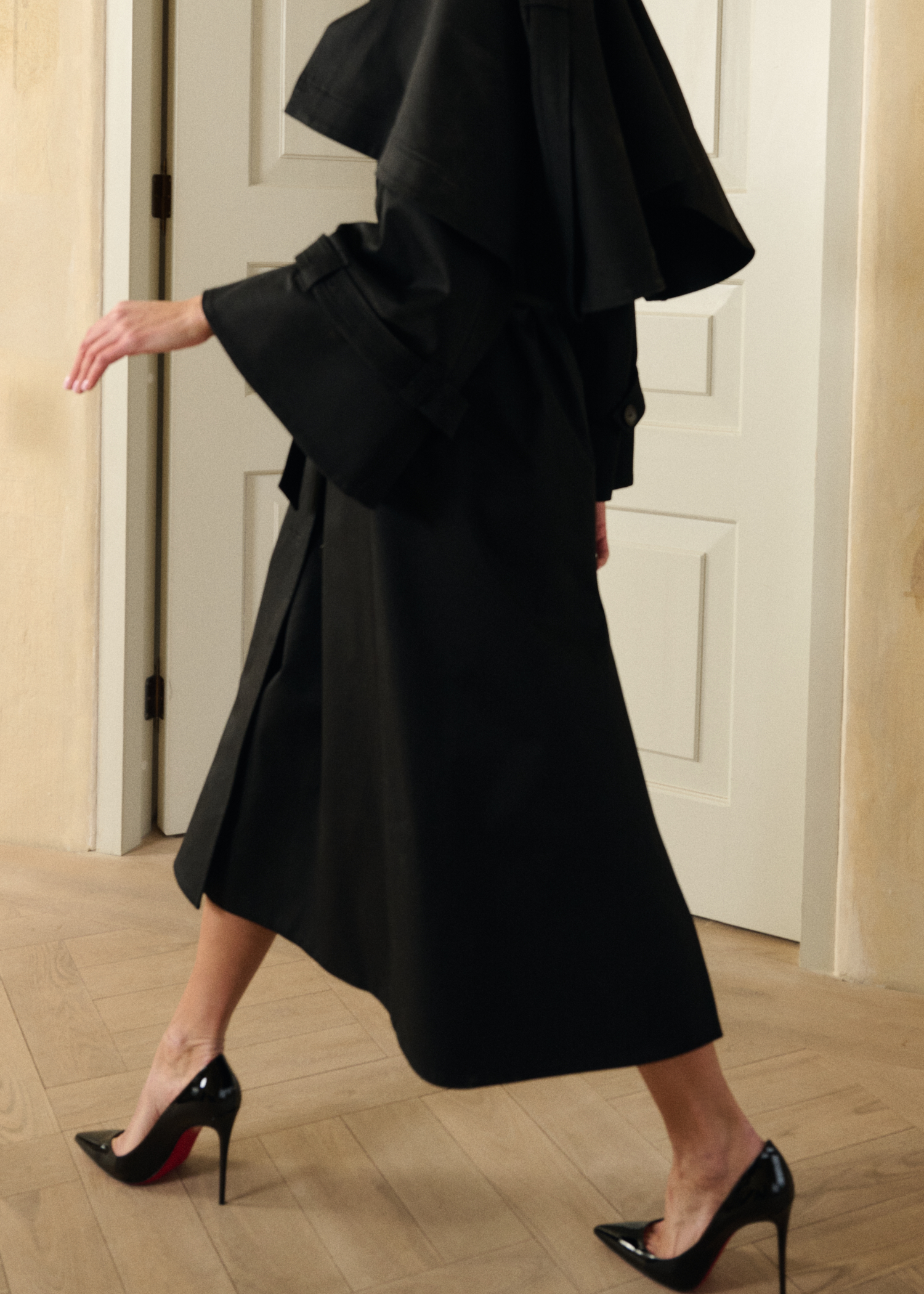 SOHO Classic Trench Coat With Removable Cape BLACK