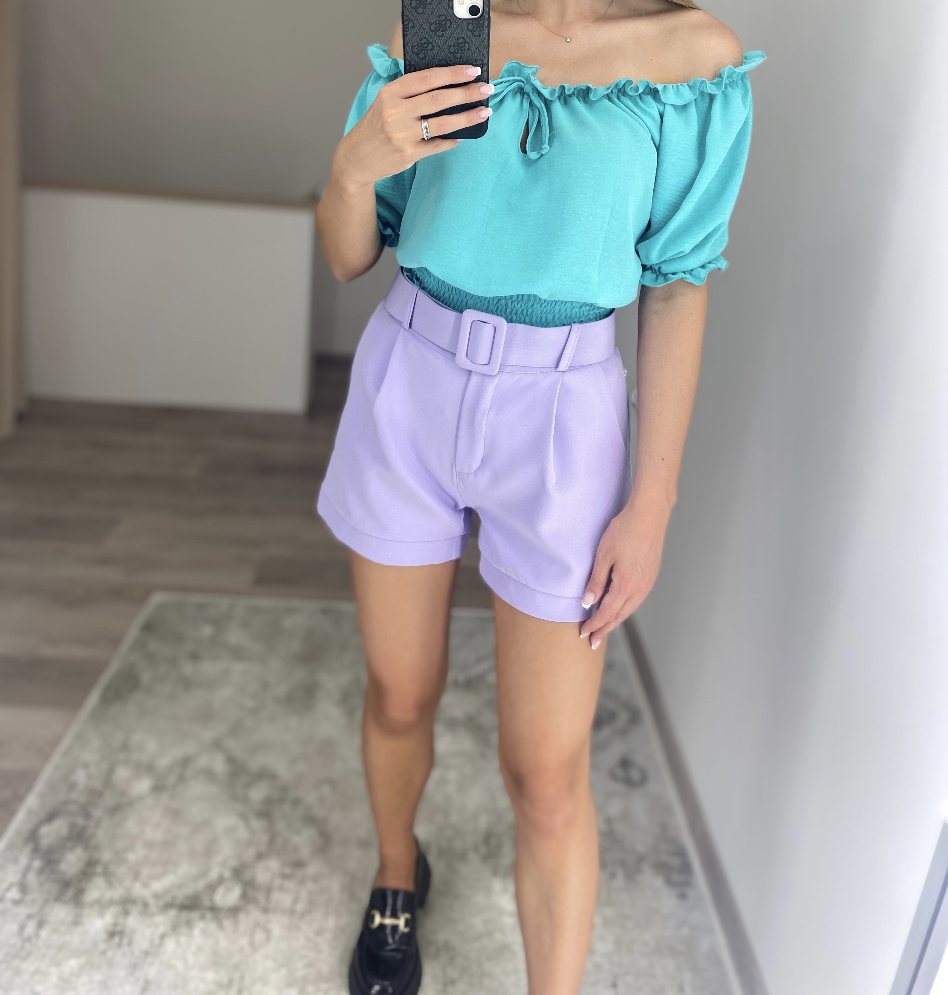 Violetiniai klasikiniai šortai