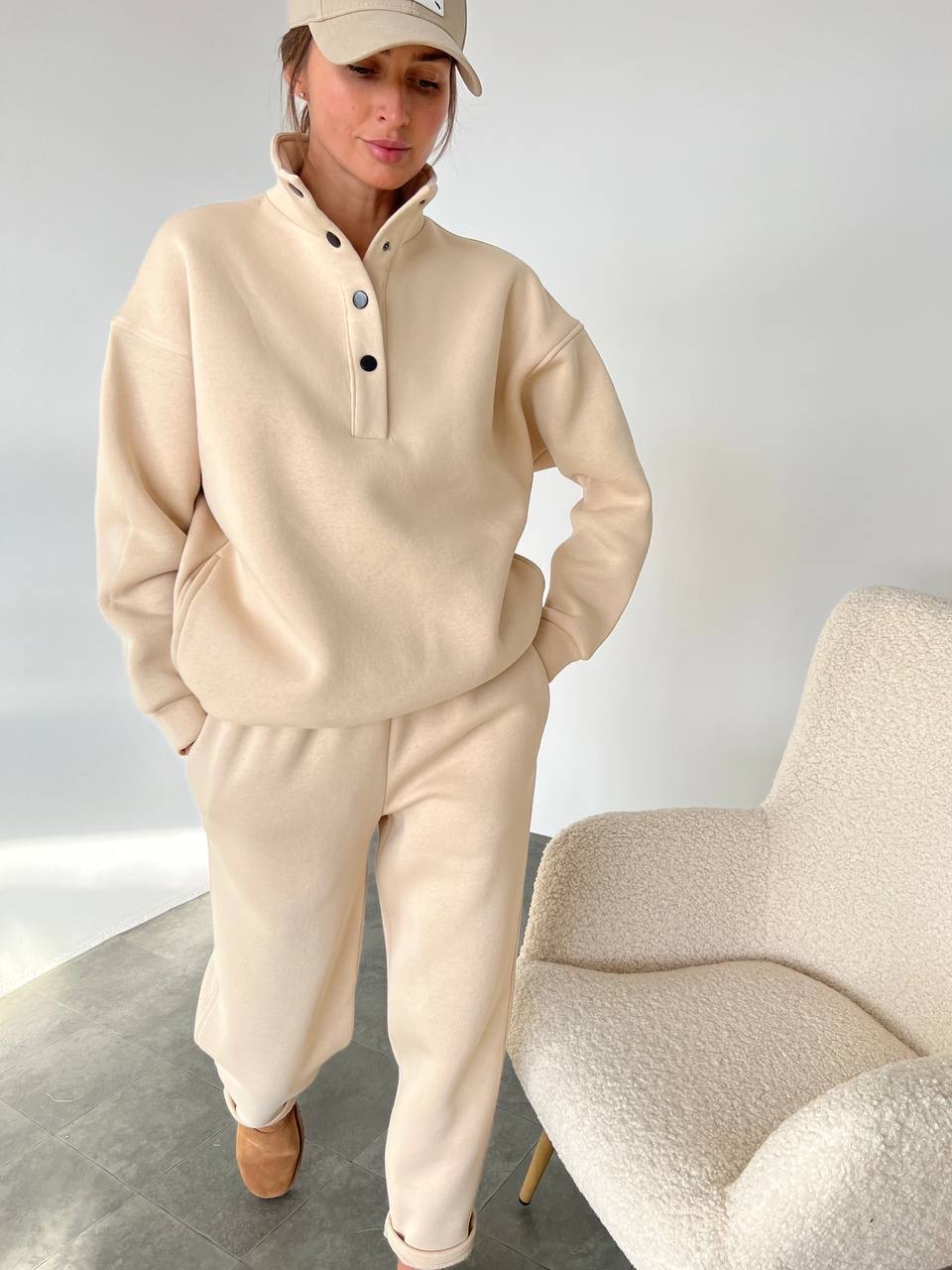 Smėlinis laisvalaikio kostiumas