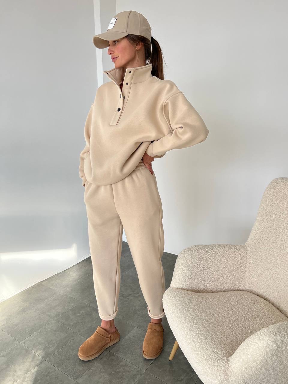 Smėlinis laisvalaikio kostiumas