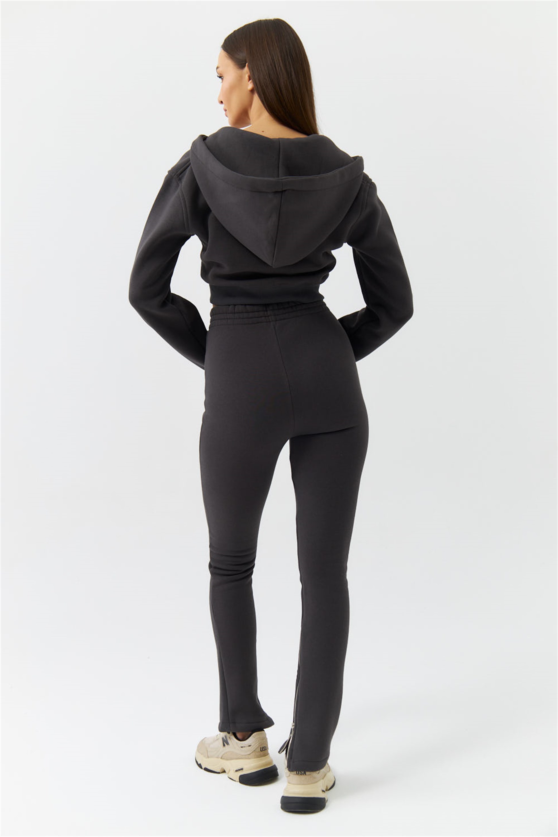 Pilkas laisvalaikio kostiumas