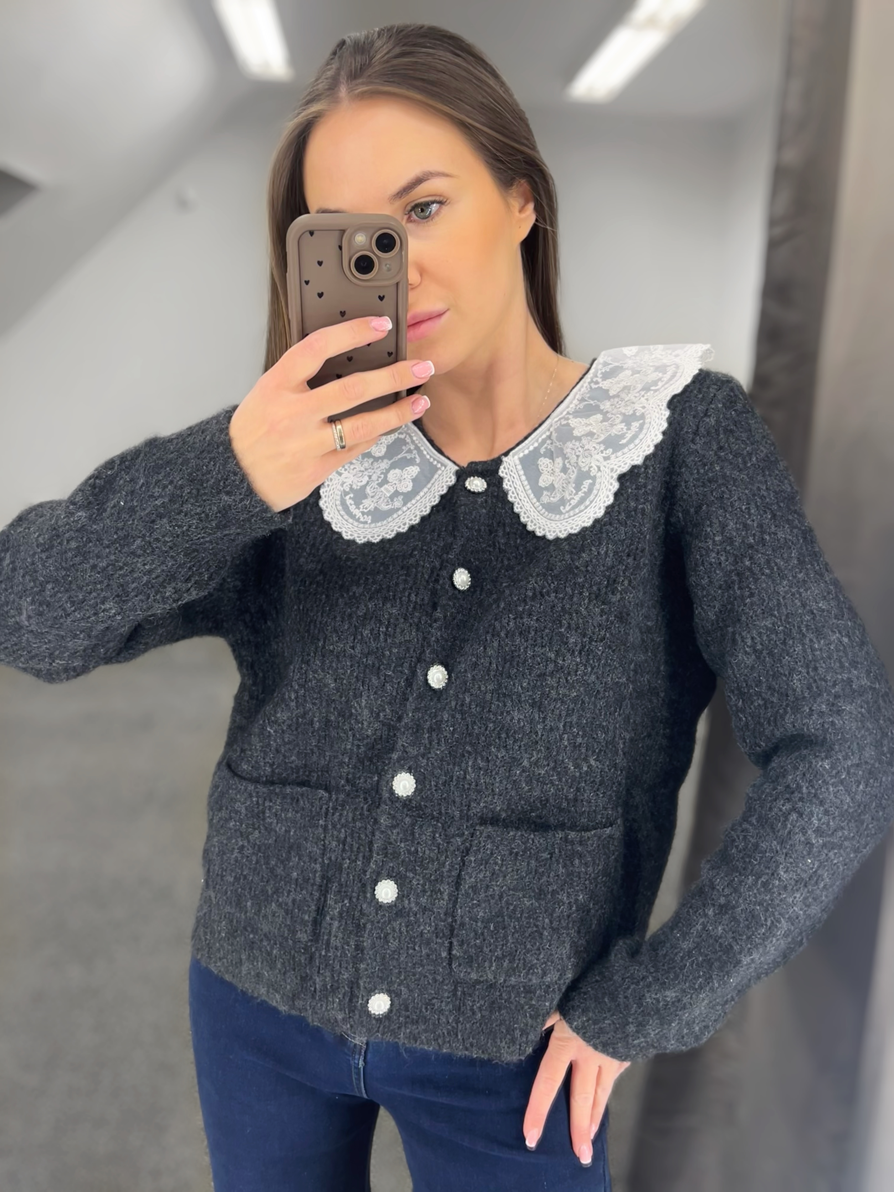 Megztinis su apykakle