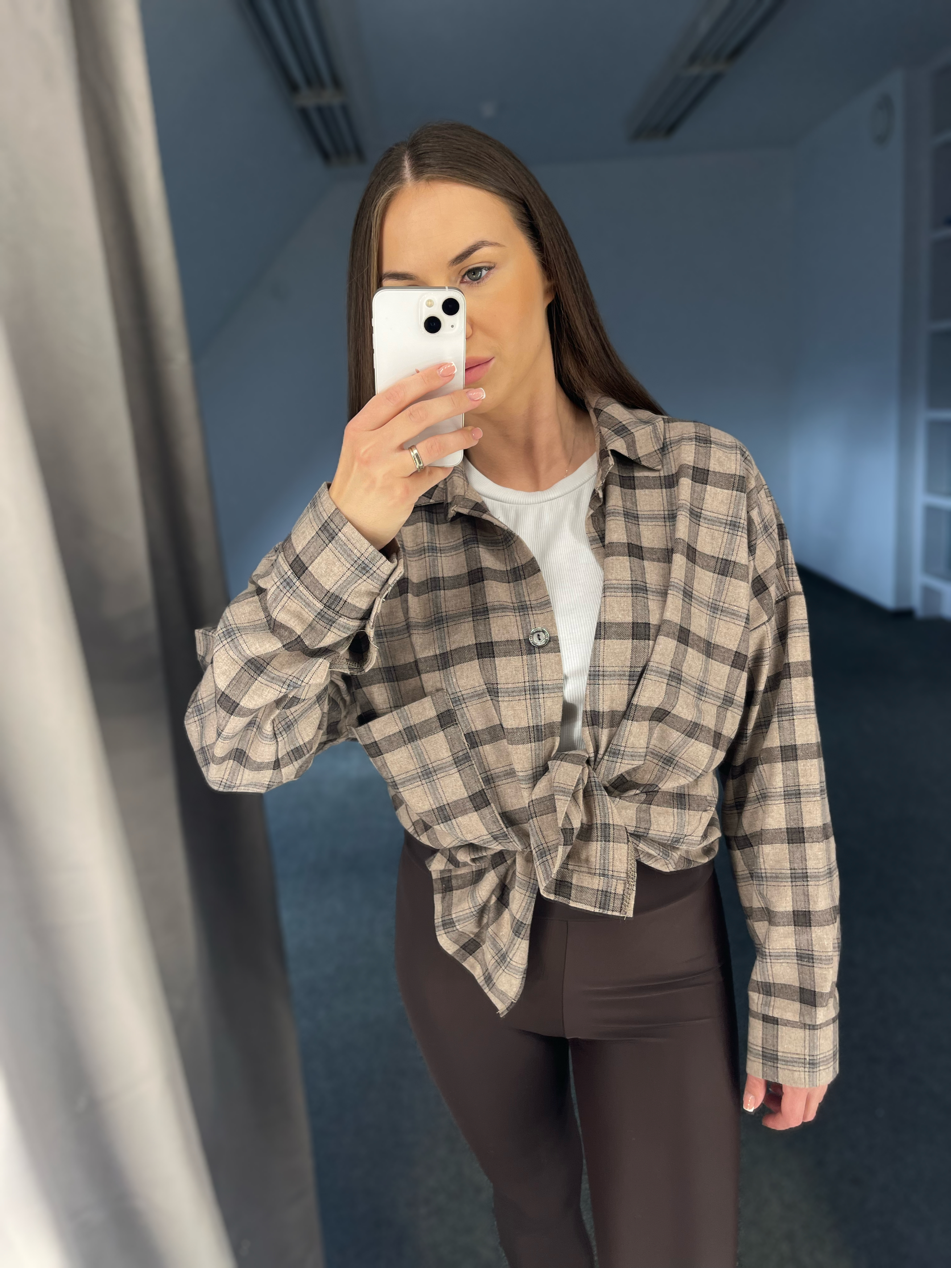 Šviesiai rudi marškiniai