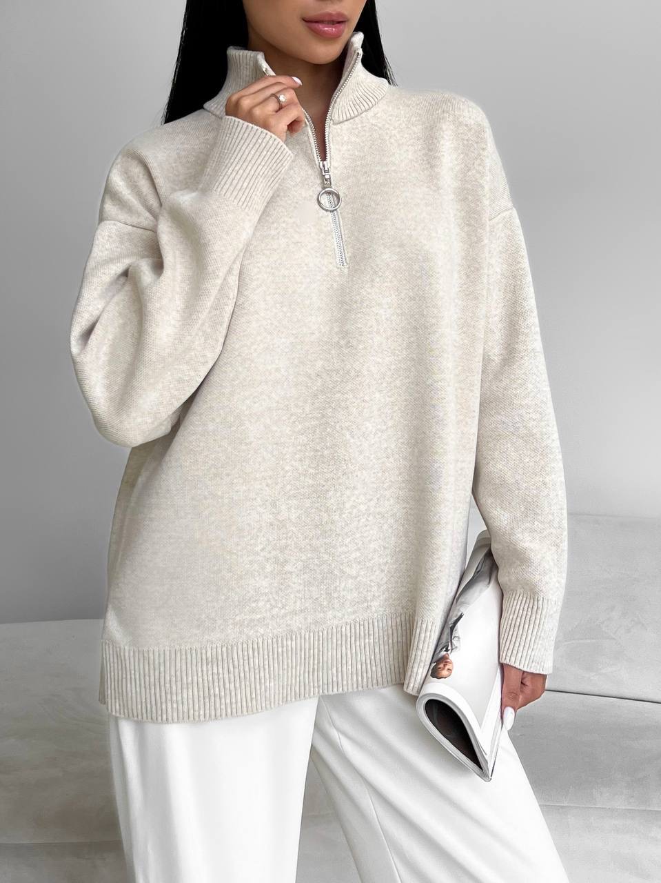 Smėlio spalvos megztinis