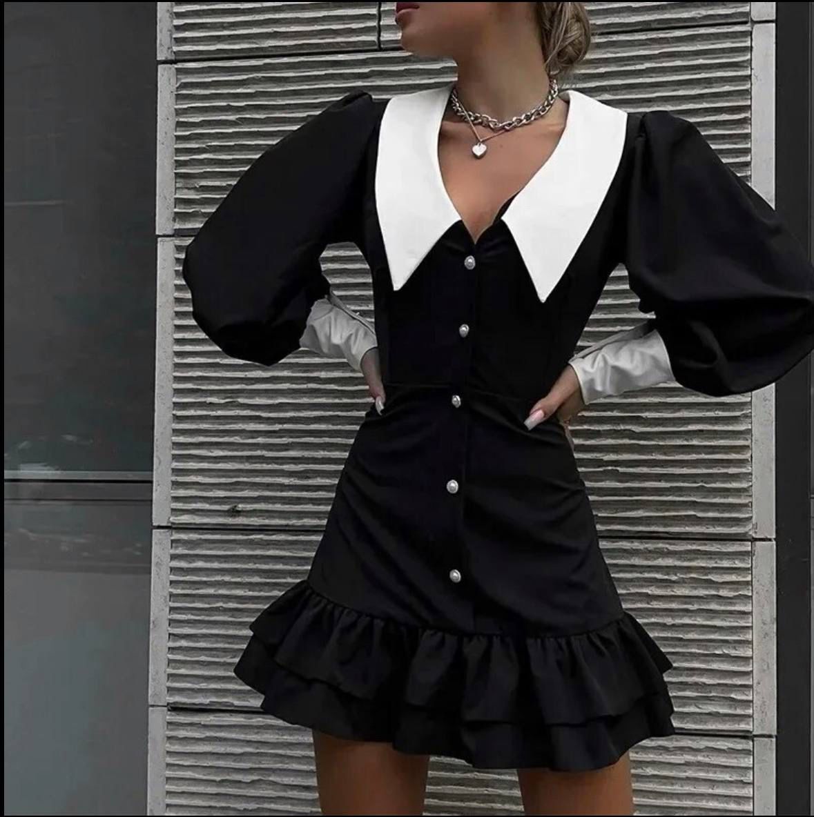 Suknelė su apykakle