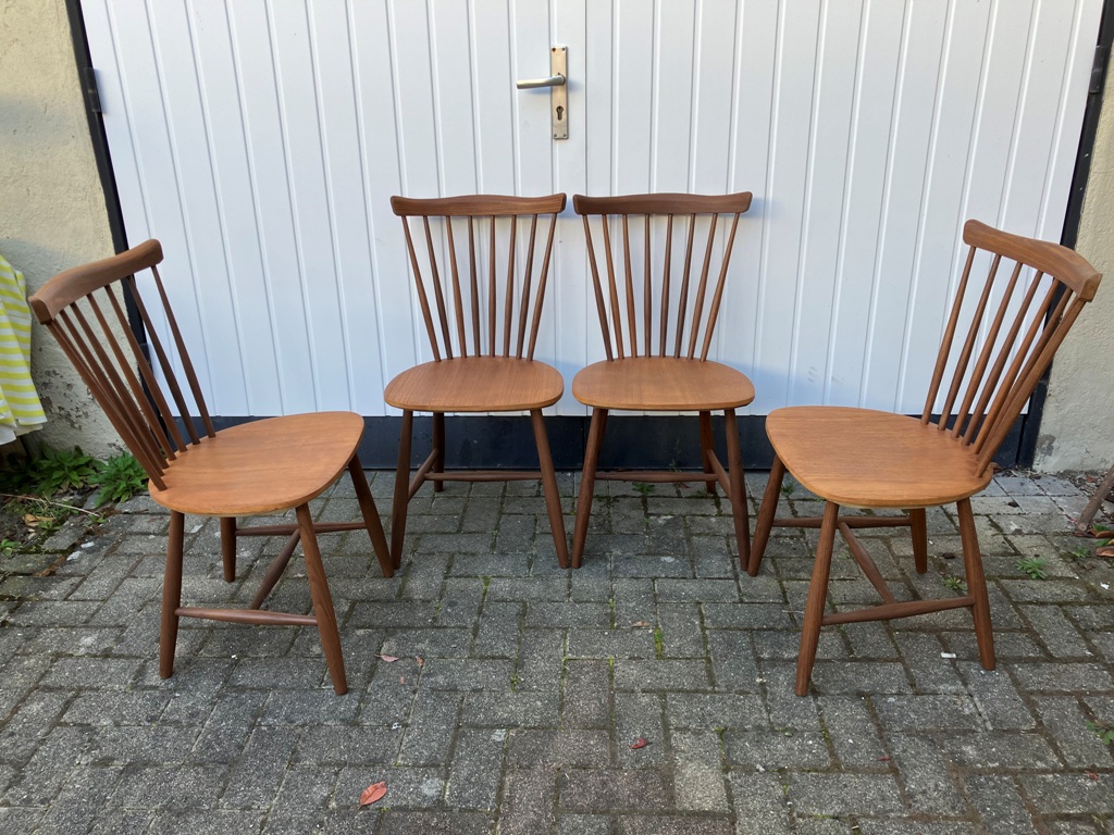 4 chaises NESTO en teck des années 60