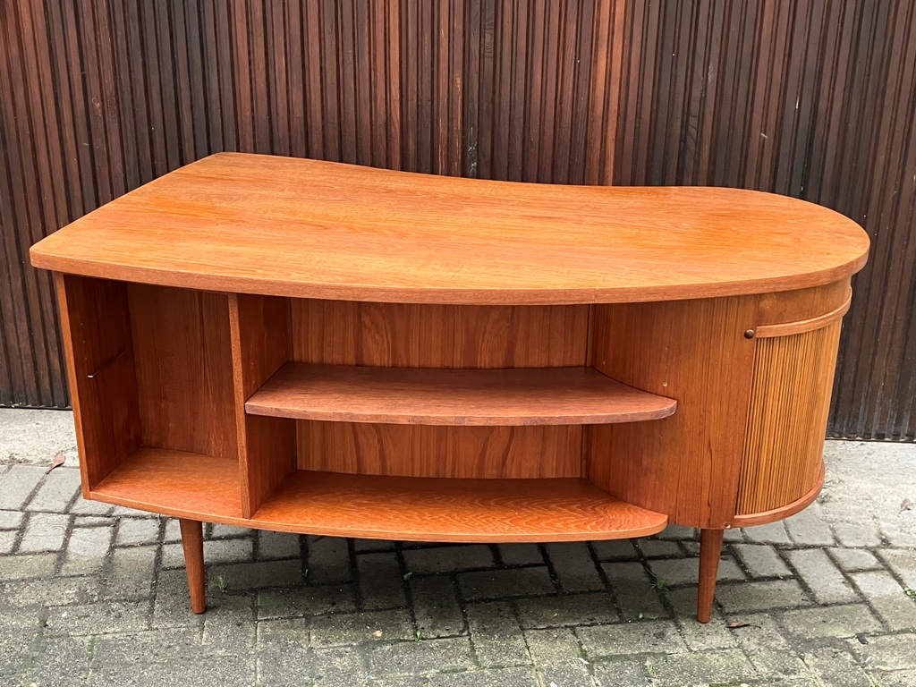 Bureau en teck modèle 54 de Kai Kristiansen pour Feldballes 1950
